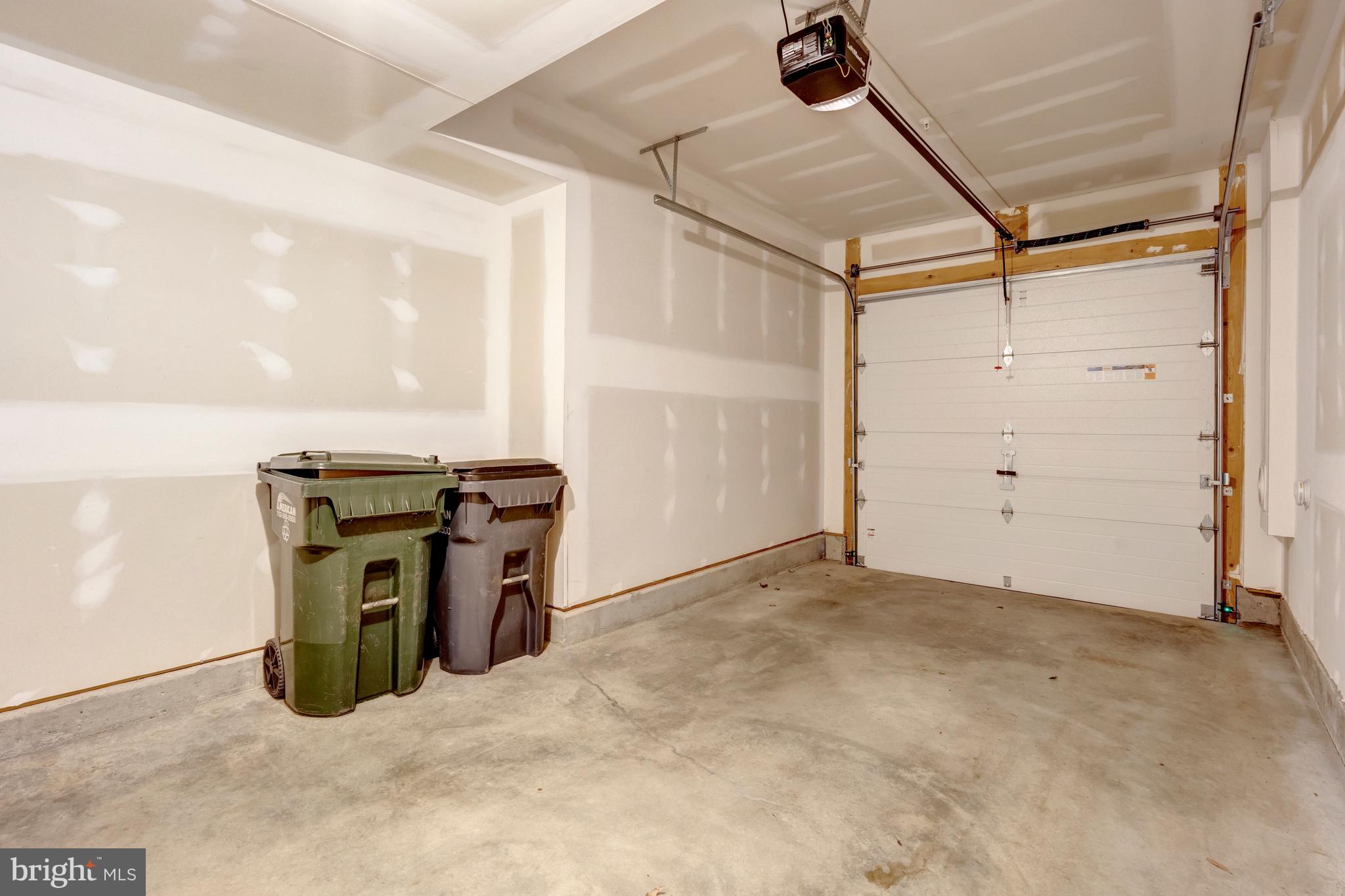 METRO WALK AT MOOREFIELD STATION - Residential
