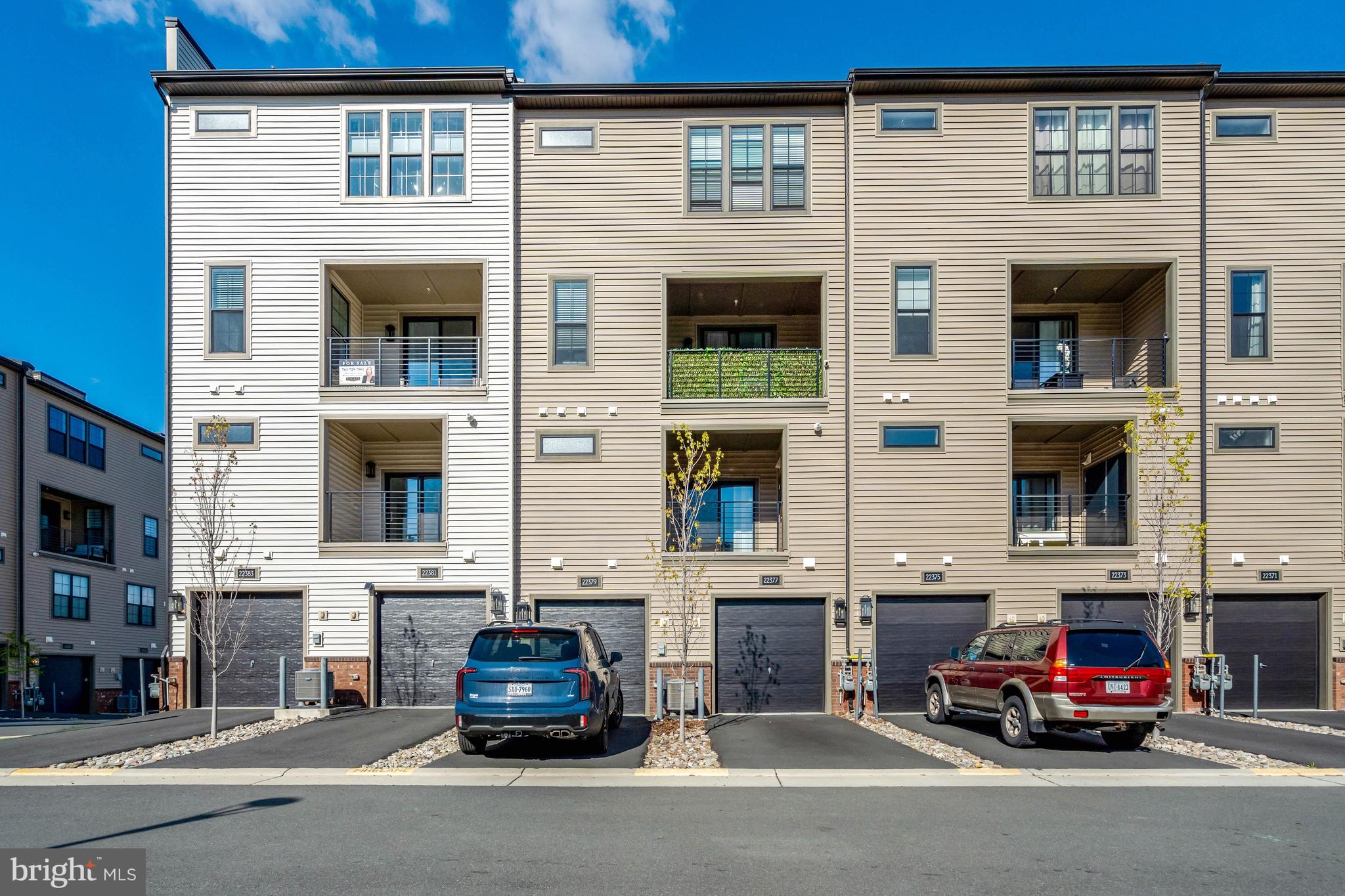 METRO WALK AT MOOREFIELD STATION - Residential