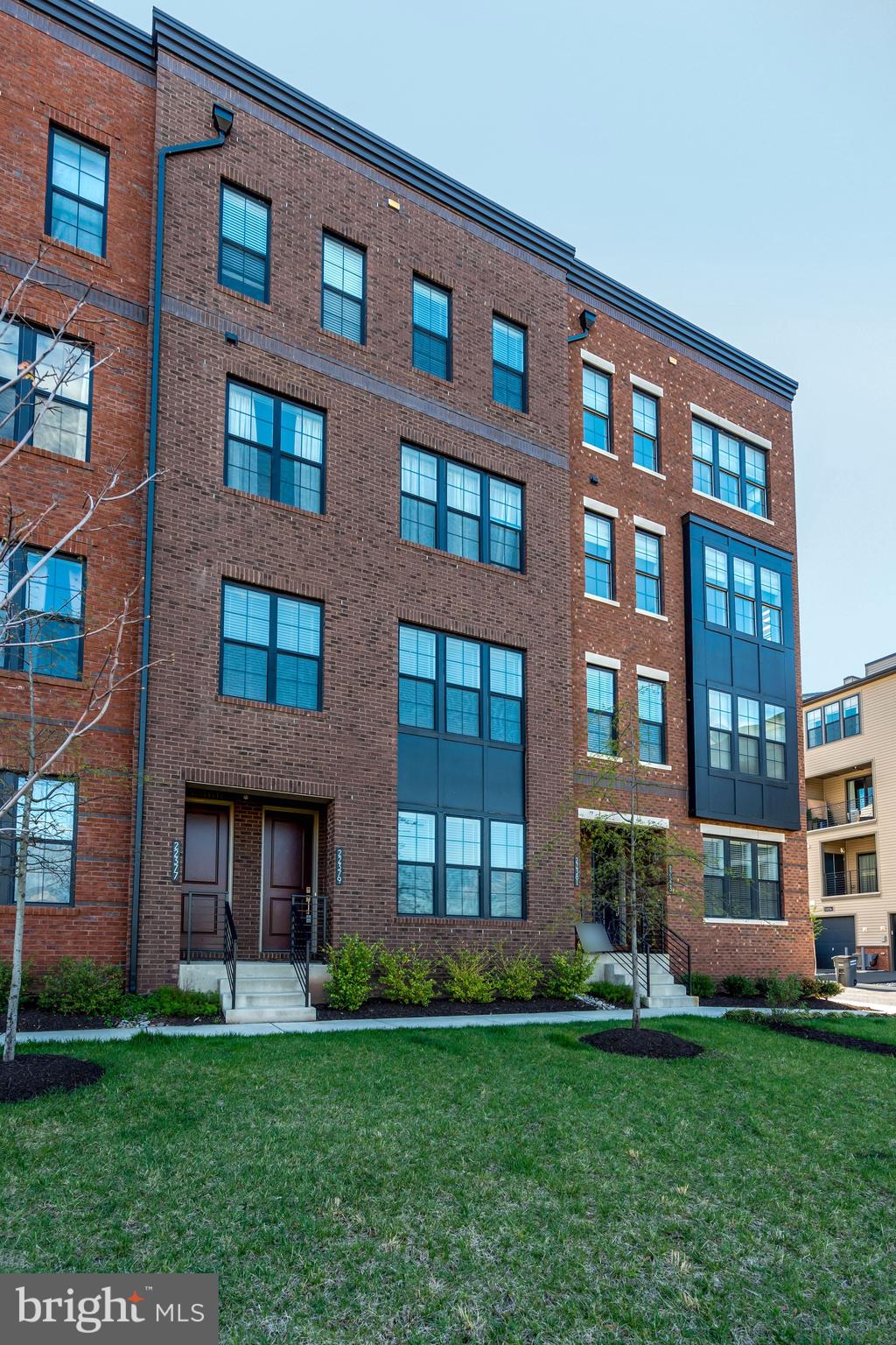METRO WALK AT MOOREFIELD STATION - Residential