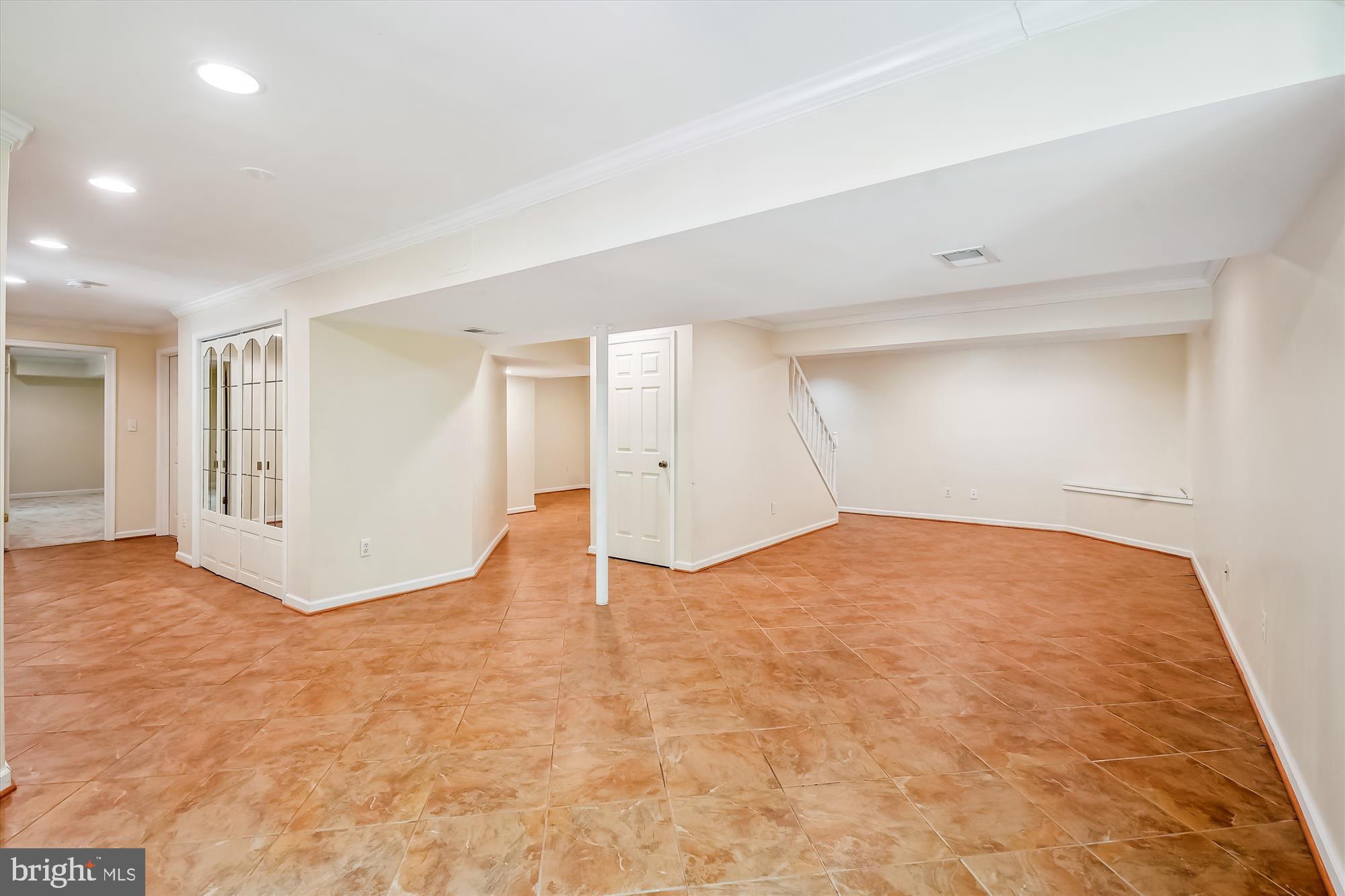 LAKE RIDGE - Residential Lease