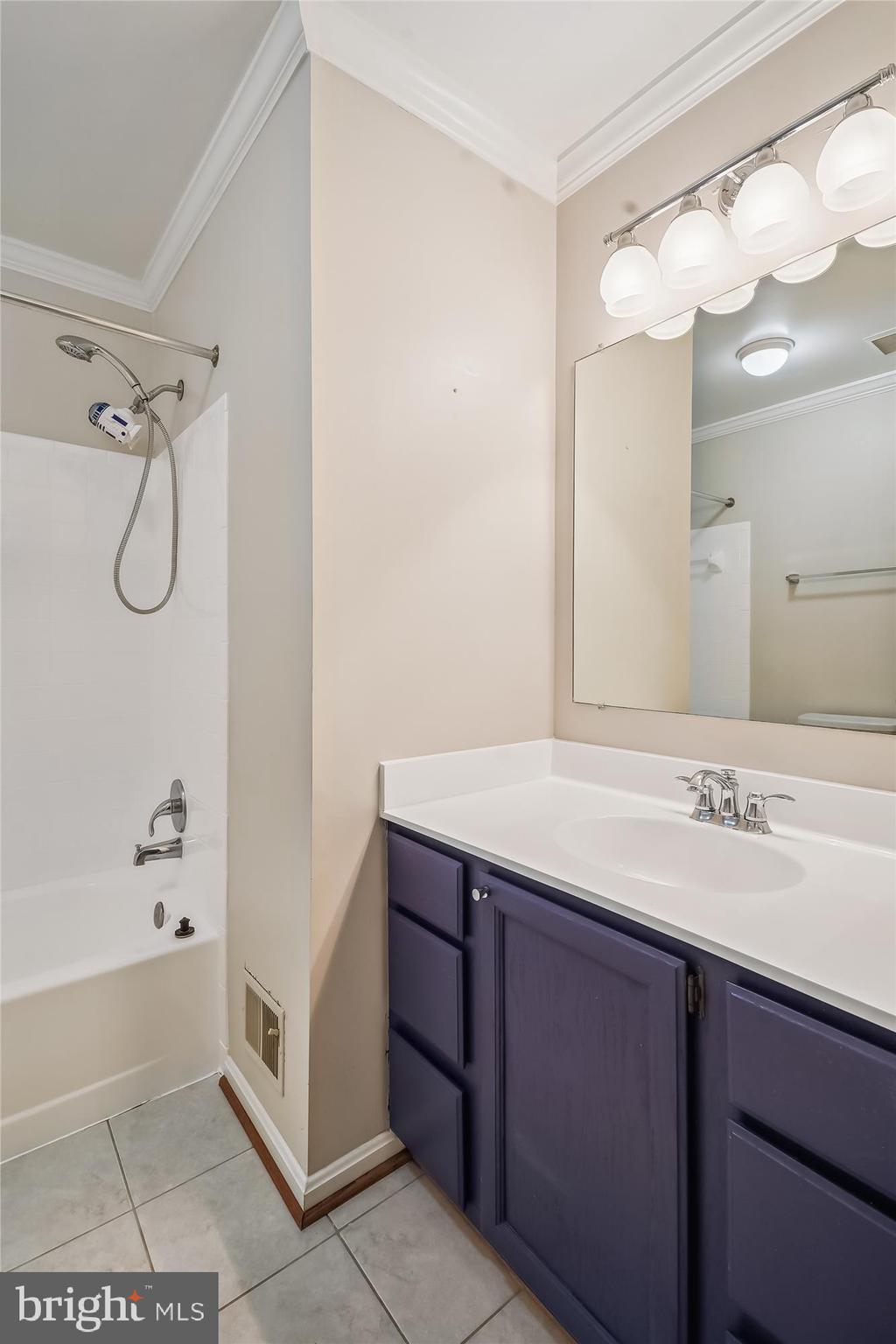 LAKE RIDGE - Residential Lease