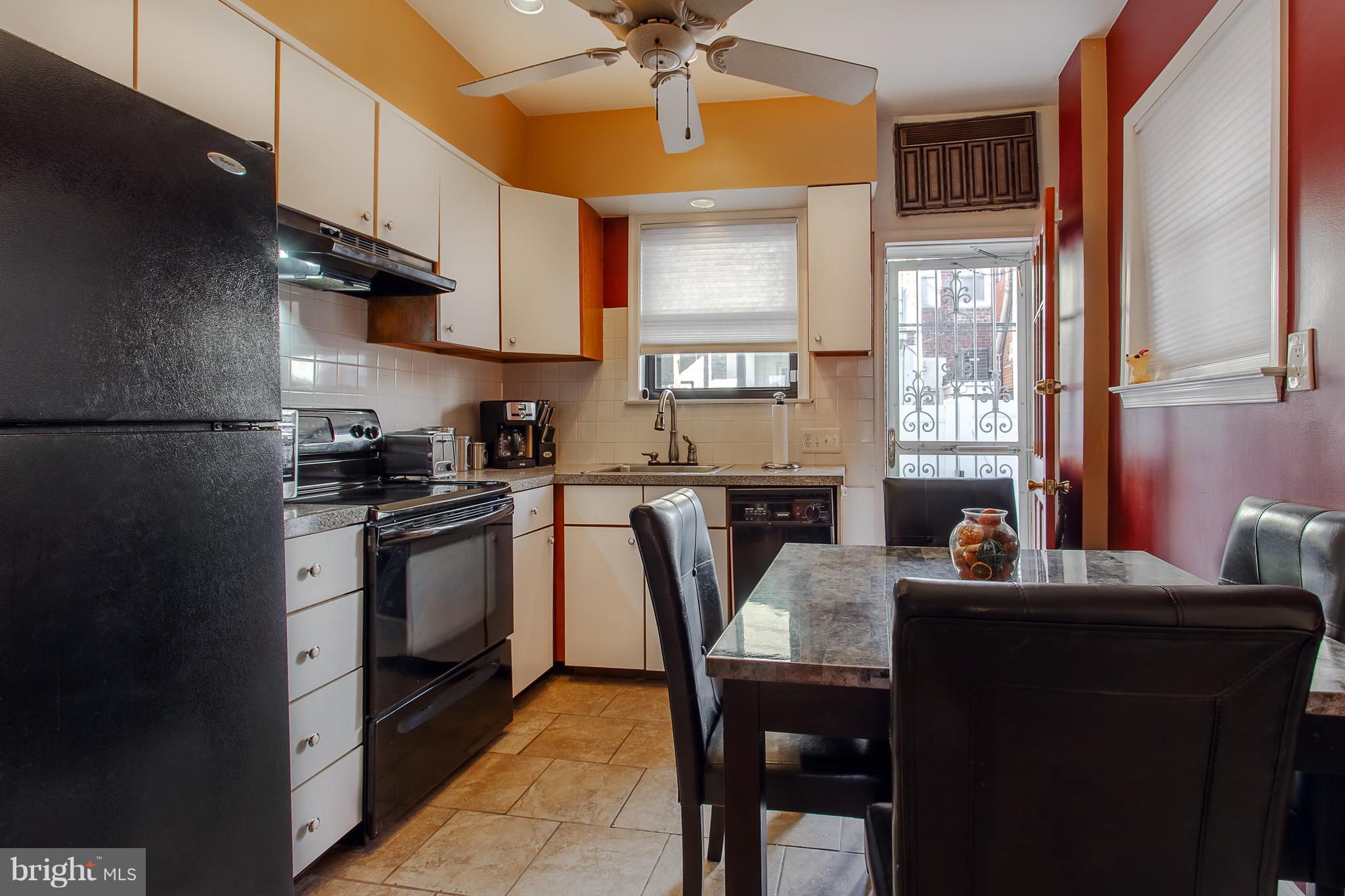 GIRARD ESTATES - Residential