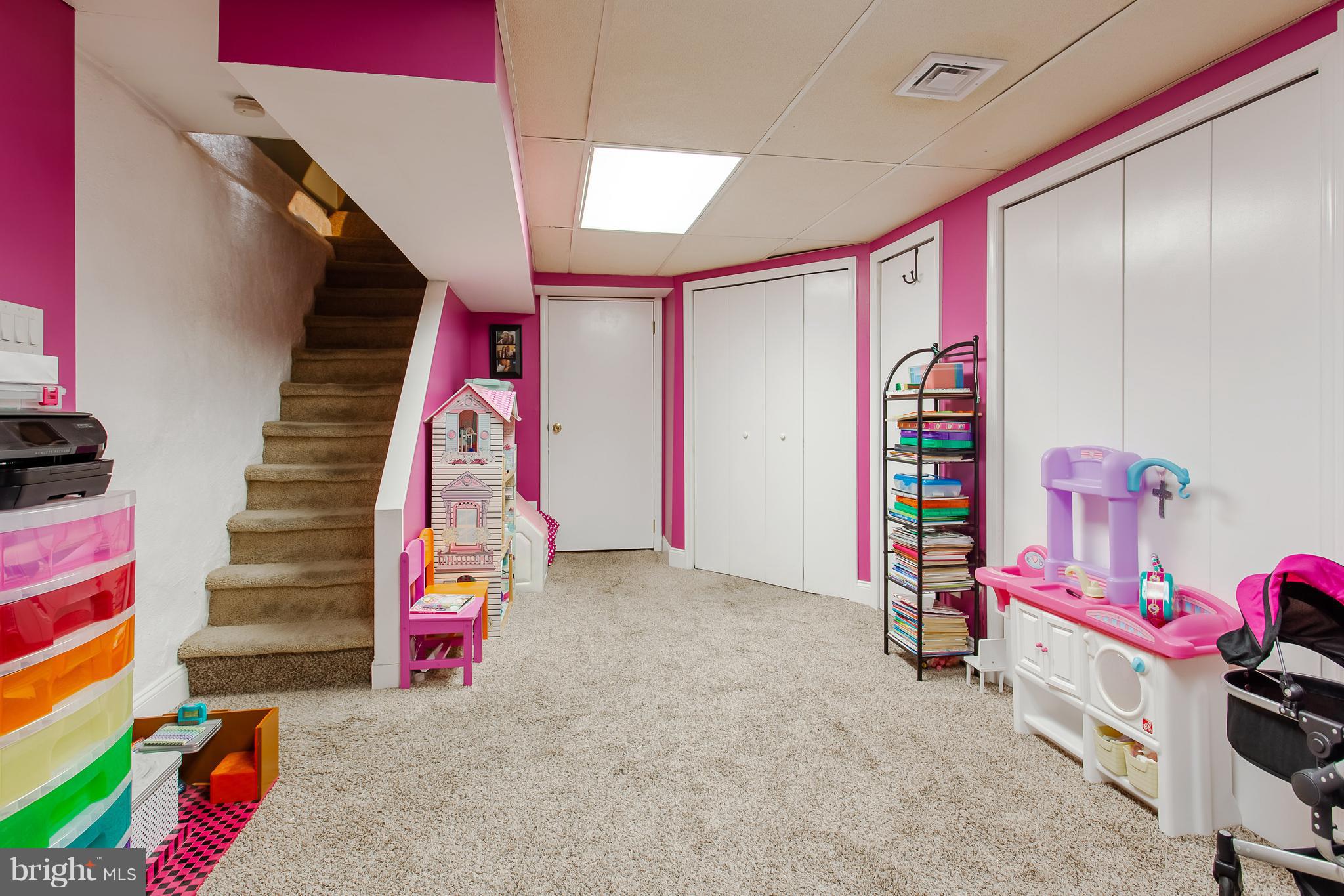 GIRARD ESTATES - Residential