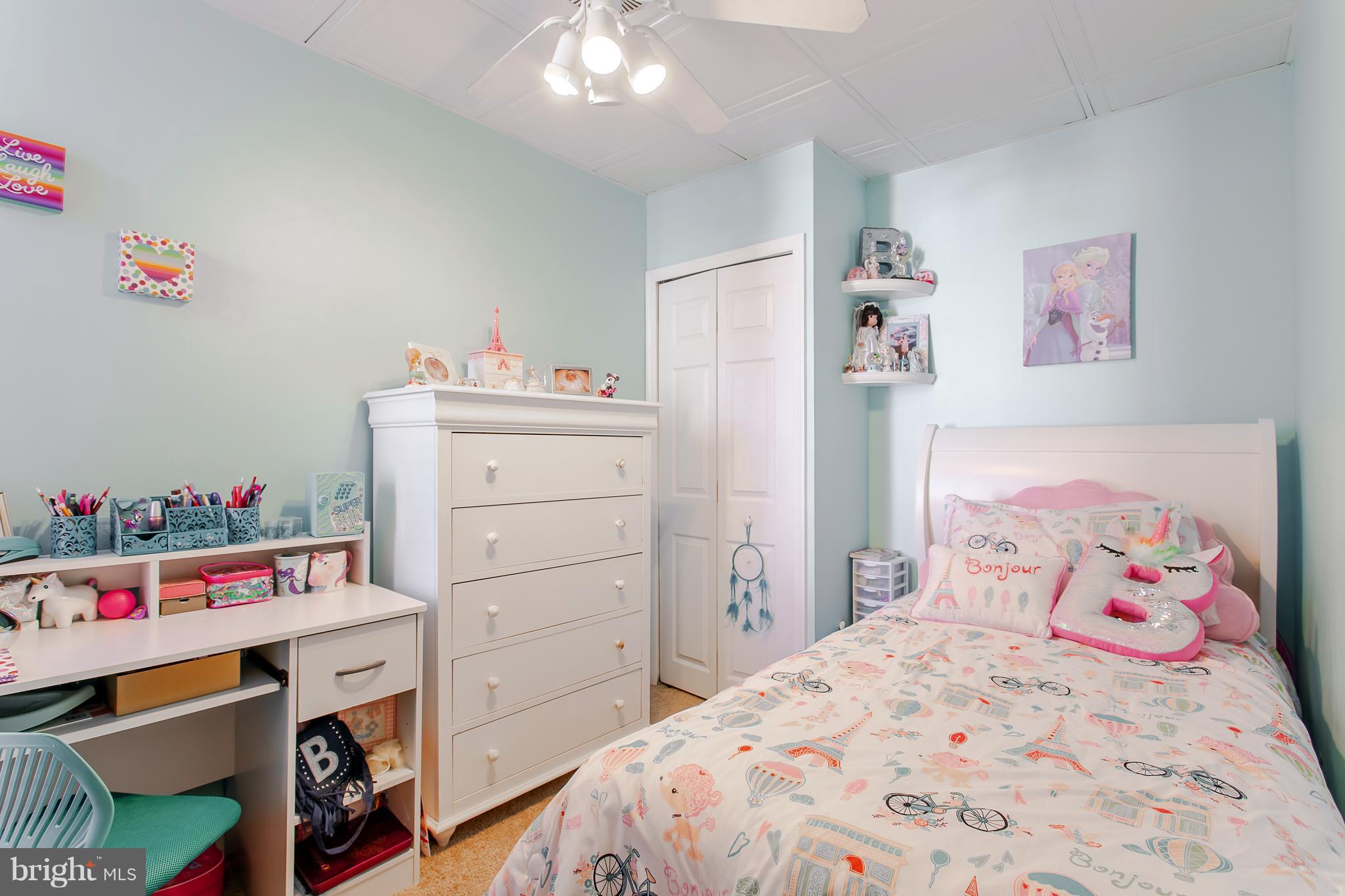 GIRARD ESTATES - Residential