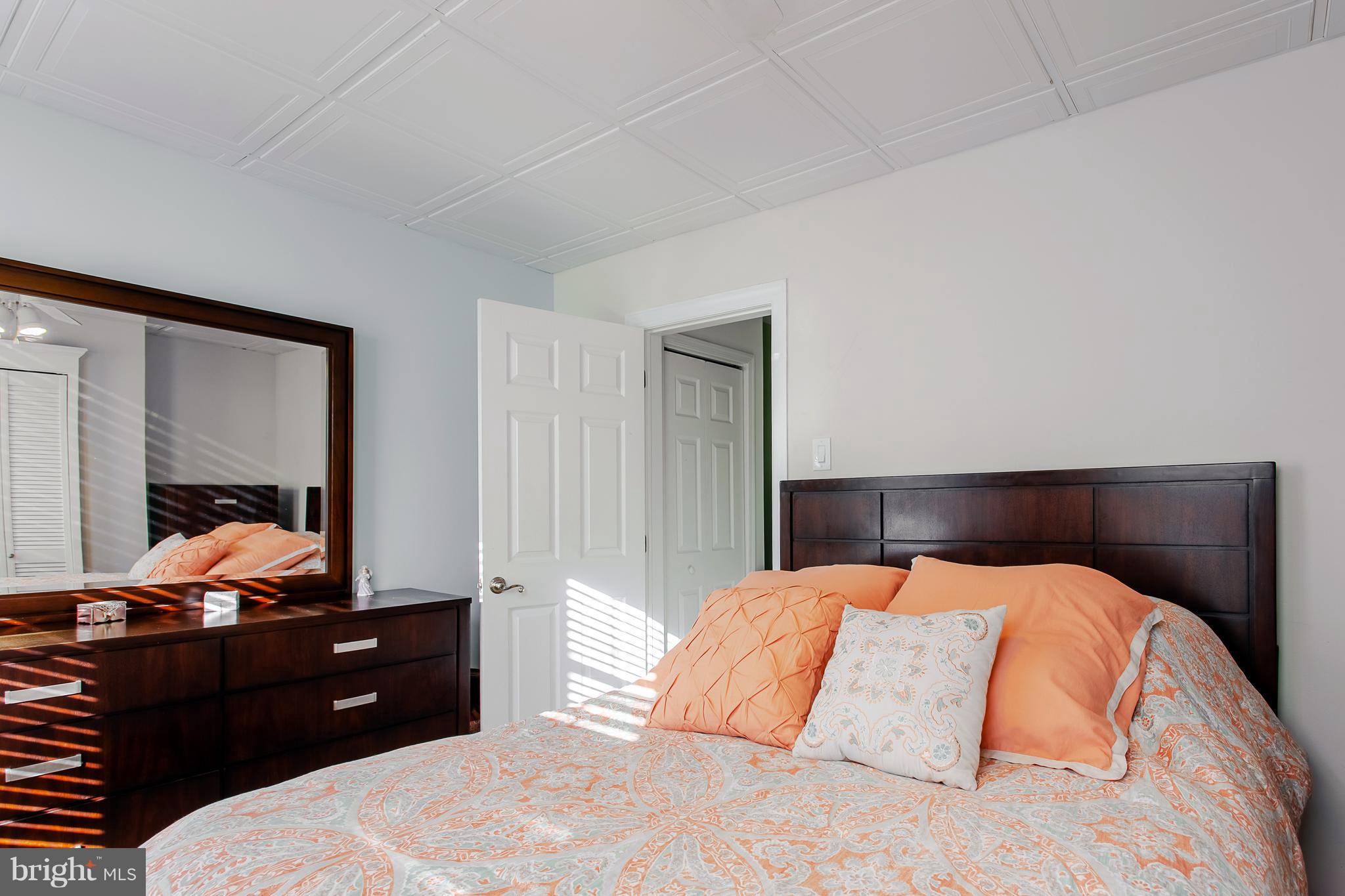 GIRARD ESTATES - Residential