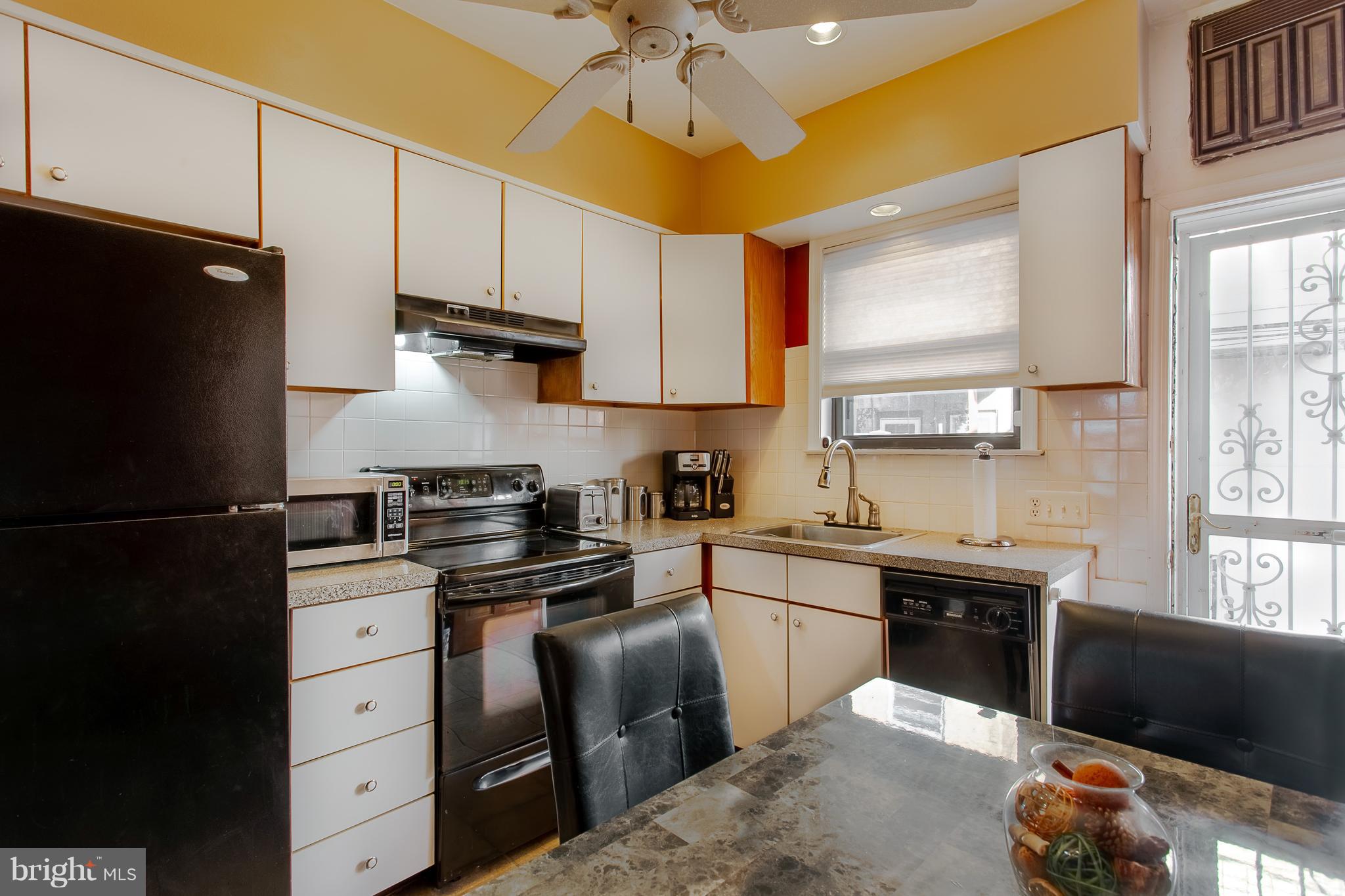 GIRARD ESTATES - Residential