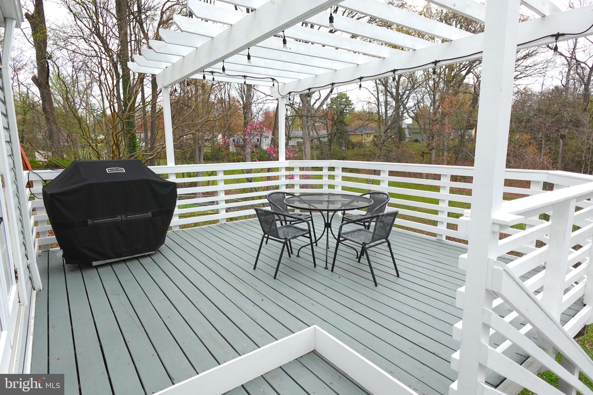 SILVER ROCK PARK - Residential Lease