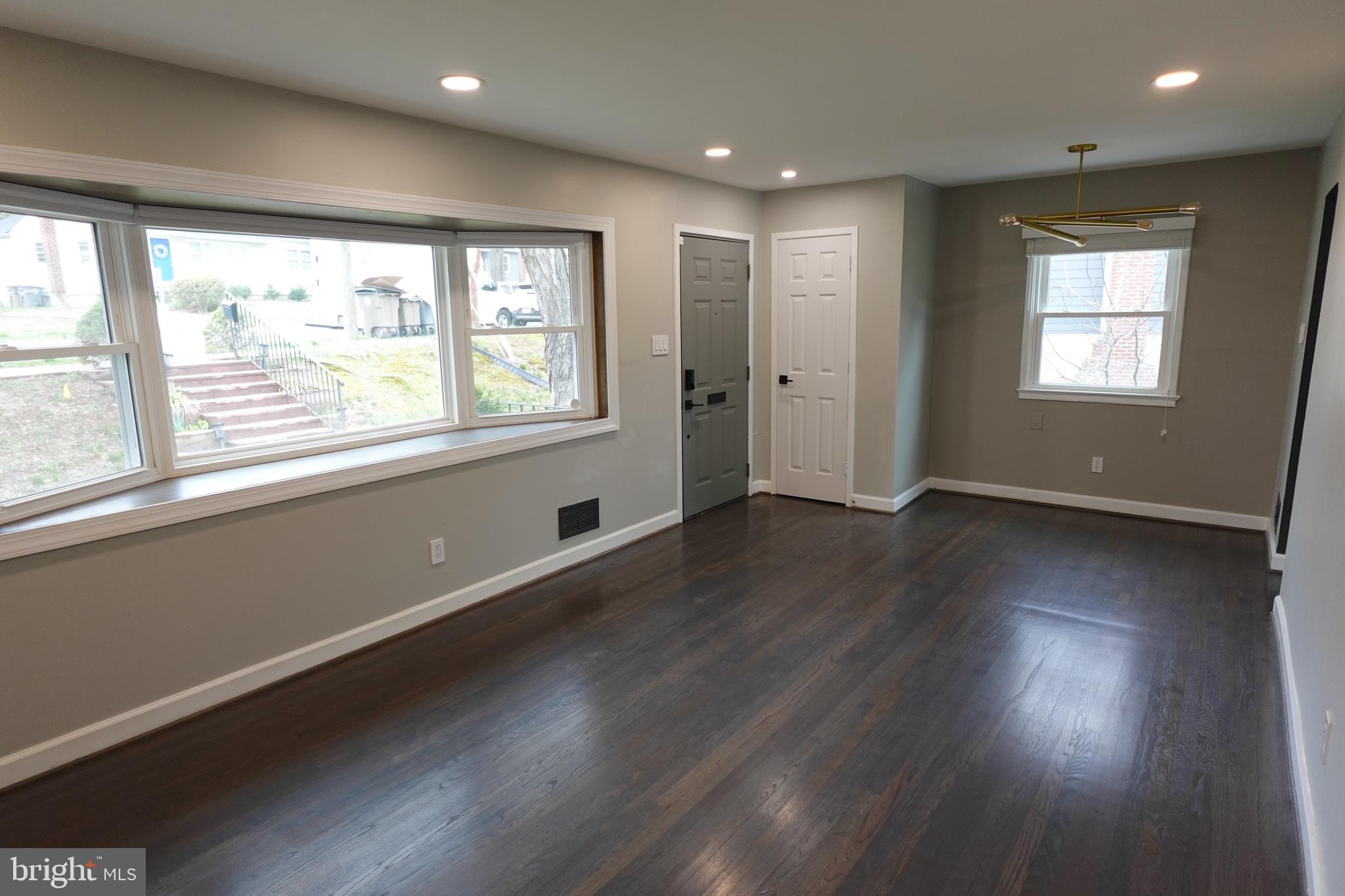 SILVER ROCK PARK - Residential Lease