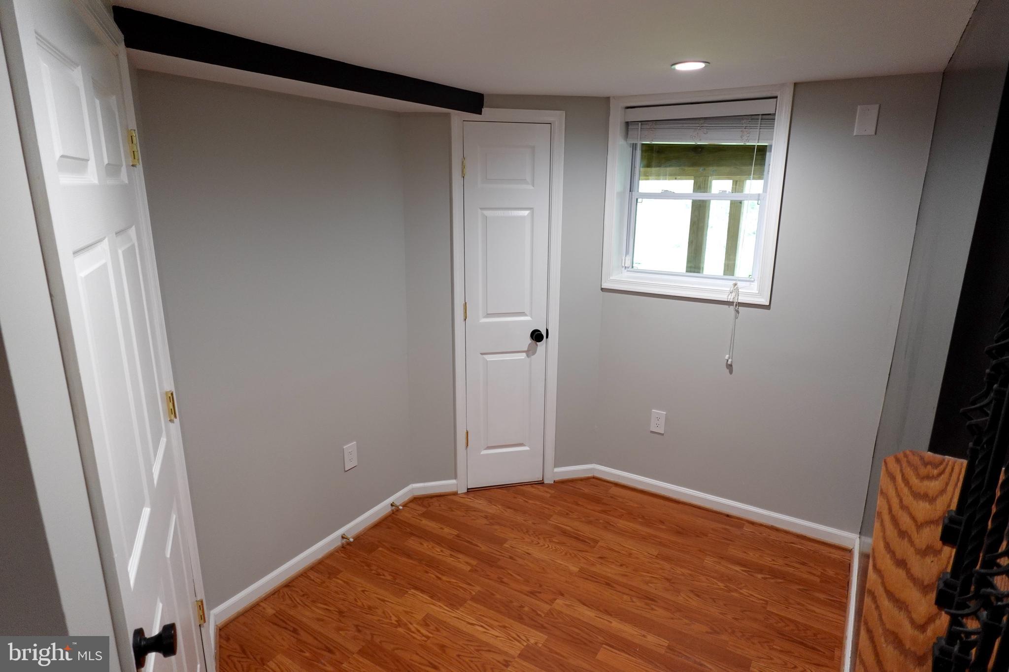 SILVER ROCK PARK - Residential Lease