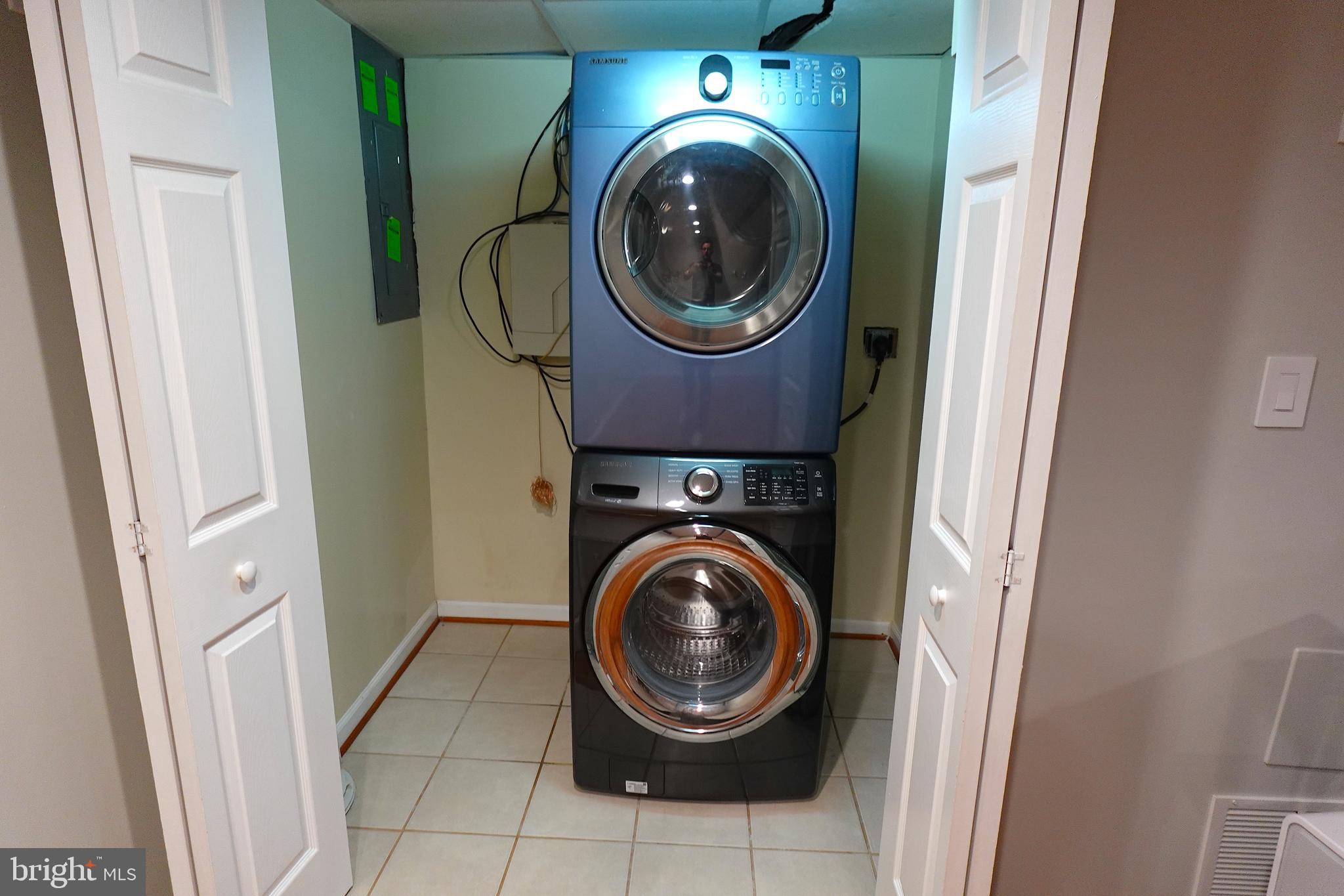 SILVER ROCK PARK - Residential Lease