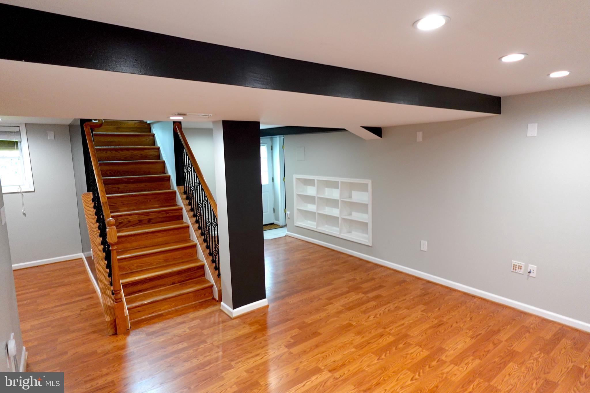 SILVER ROCK PARK - Residential Lease