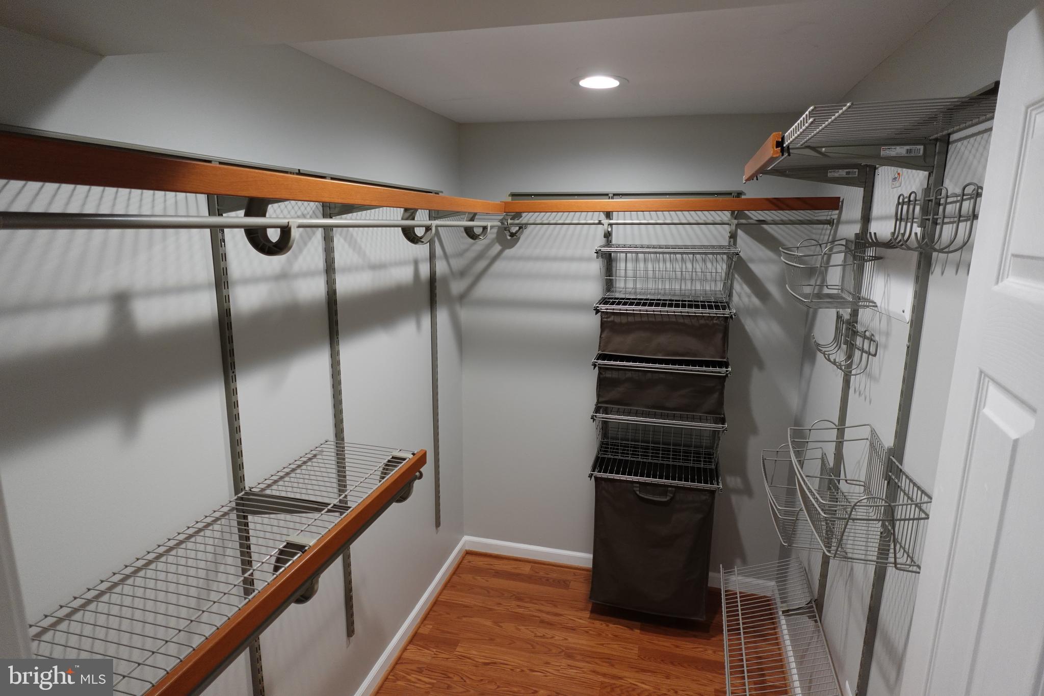 SILVER ROCK PARK - Residential Lease