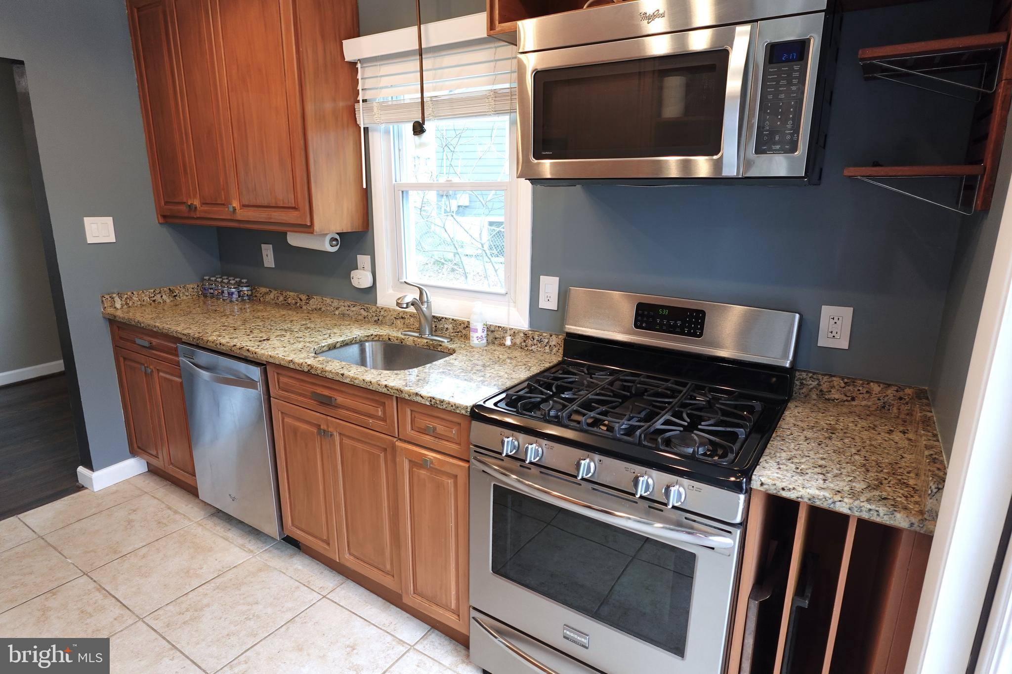 SILVER ROCK PARK - Residential Lease