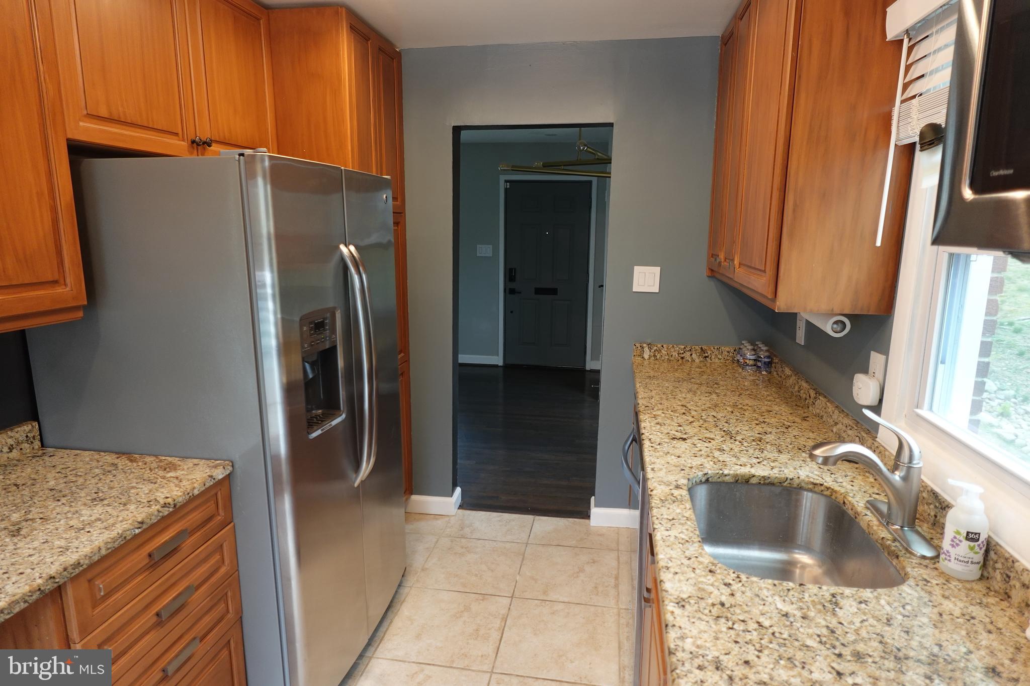 SILVER ROCK PARK - Residential Lease