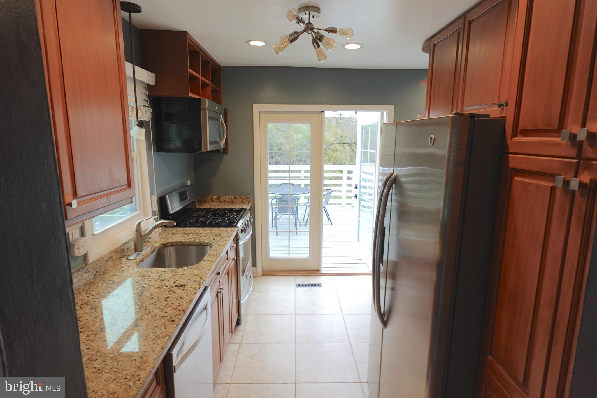 SILVER ROCK PARK - Residential Lease