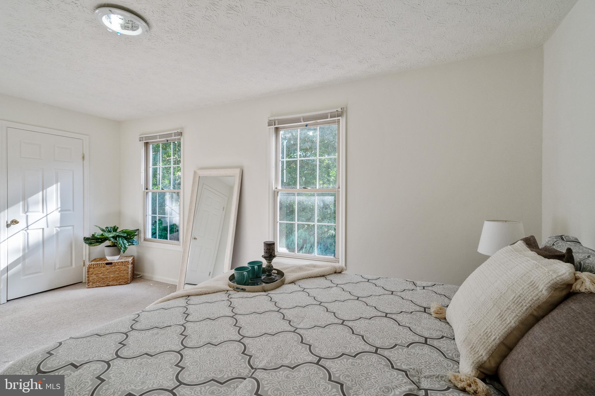 SEVEN OAKS - Residential