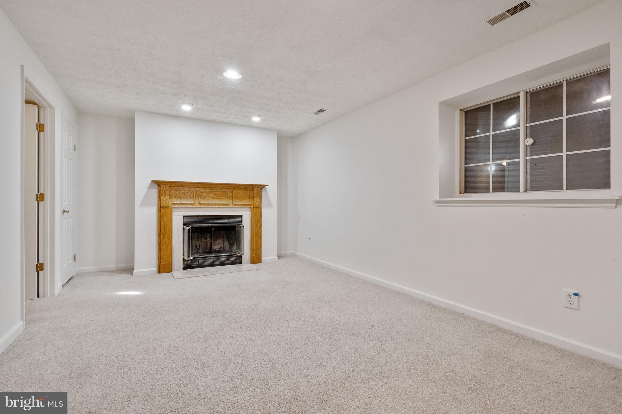 SEVEN OAKS - Residential