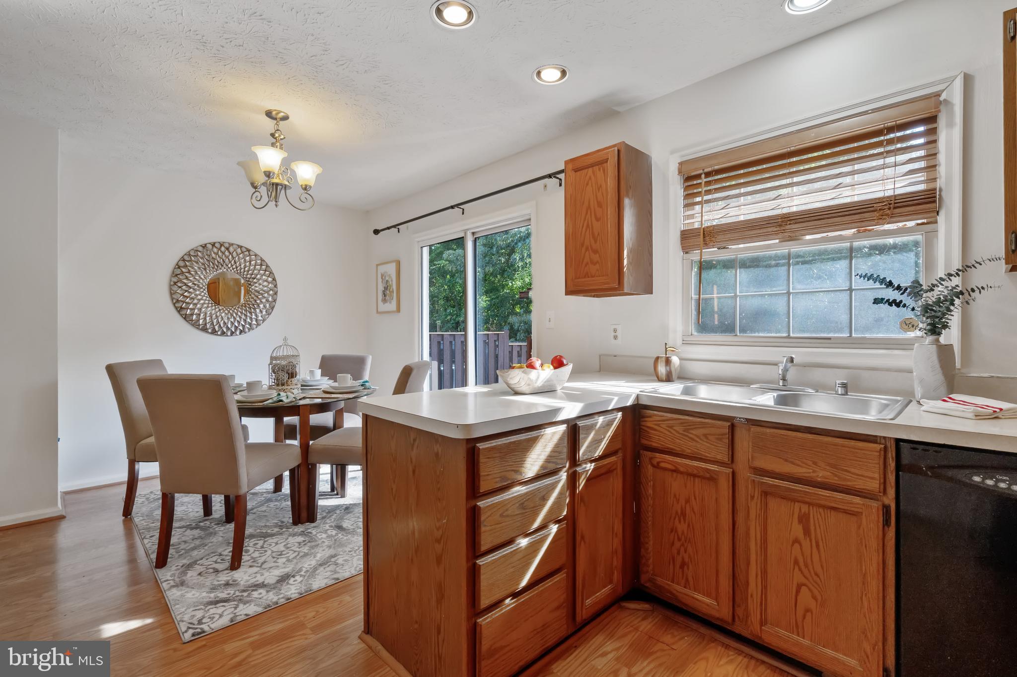 SEVEN OAKS - Residential