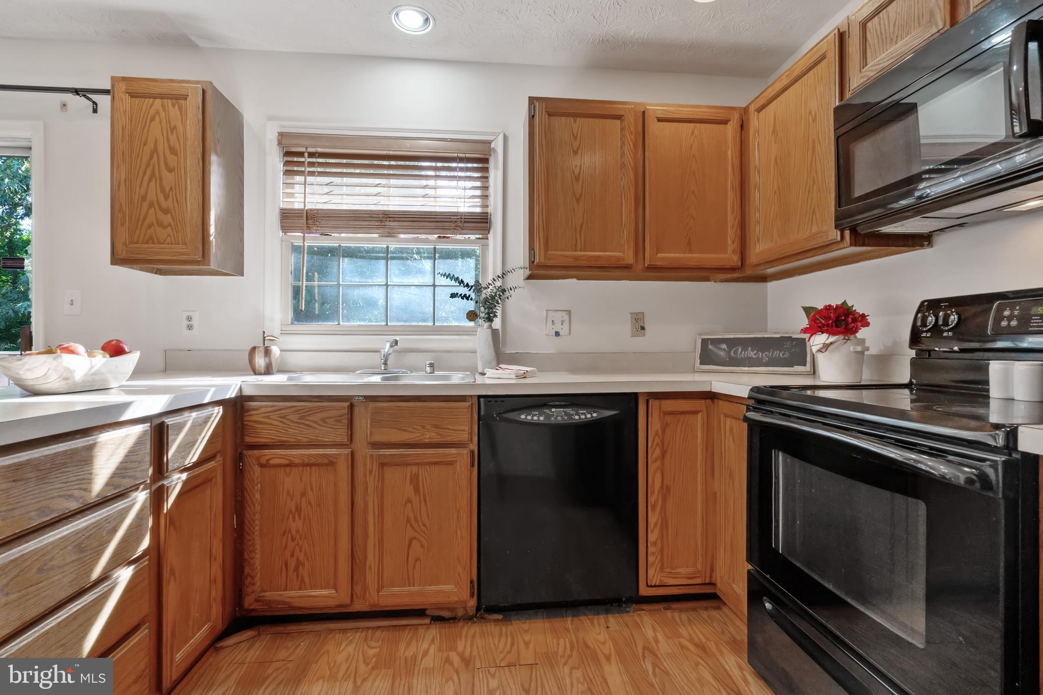 SEVEN OAKS - Residential