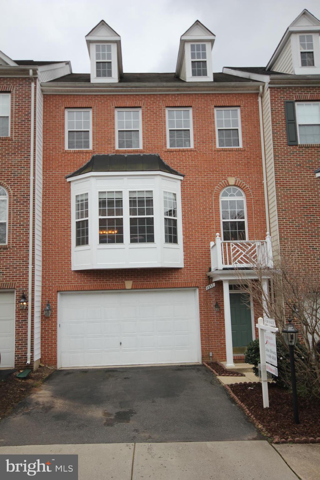 CARRIAGE LAWN - Residential