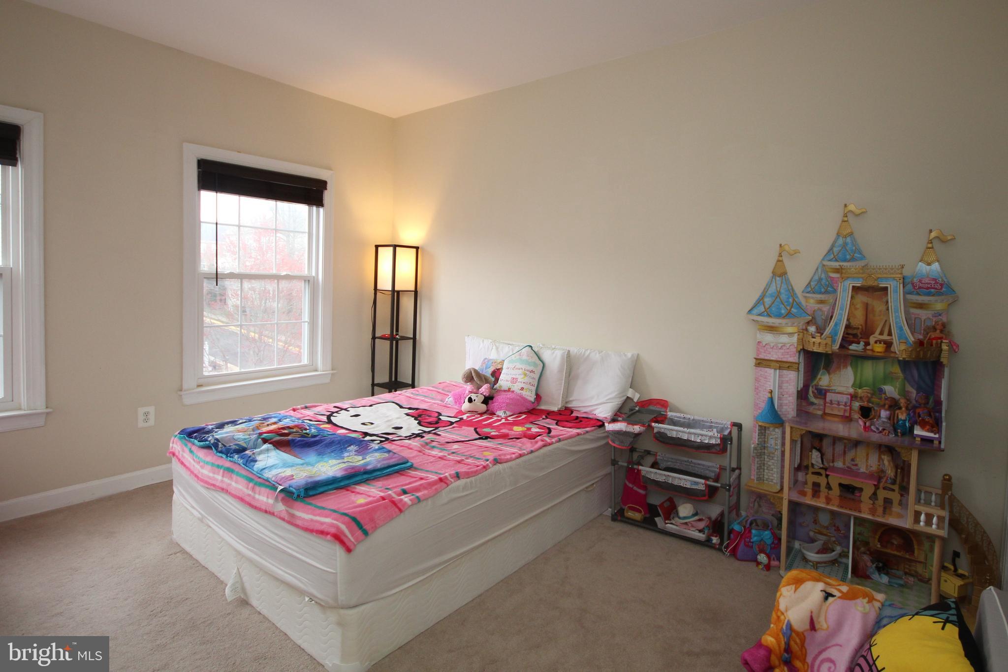 CARRIAGE LAWN - Residential