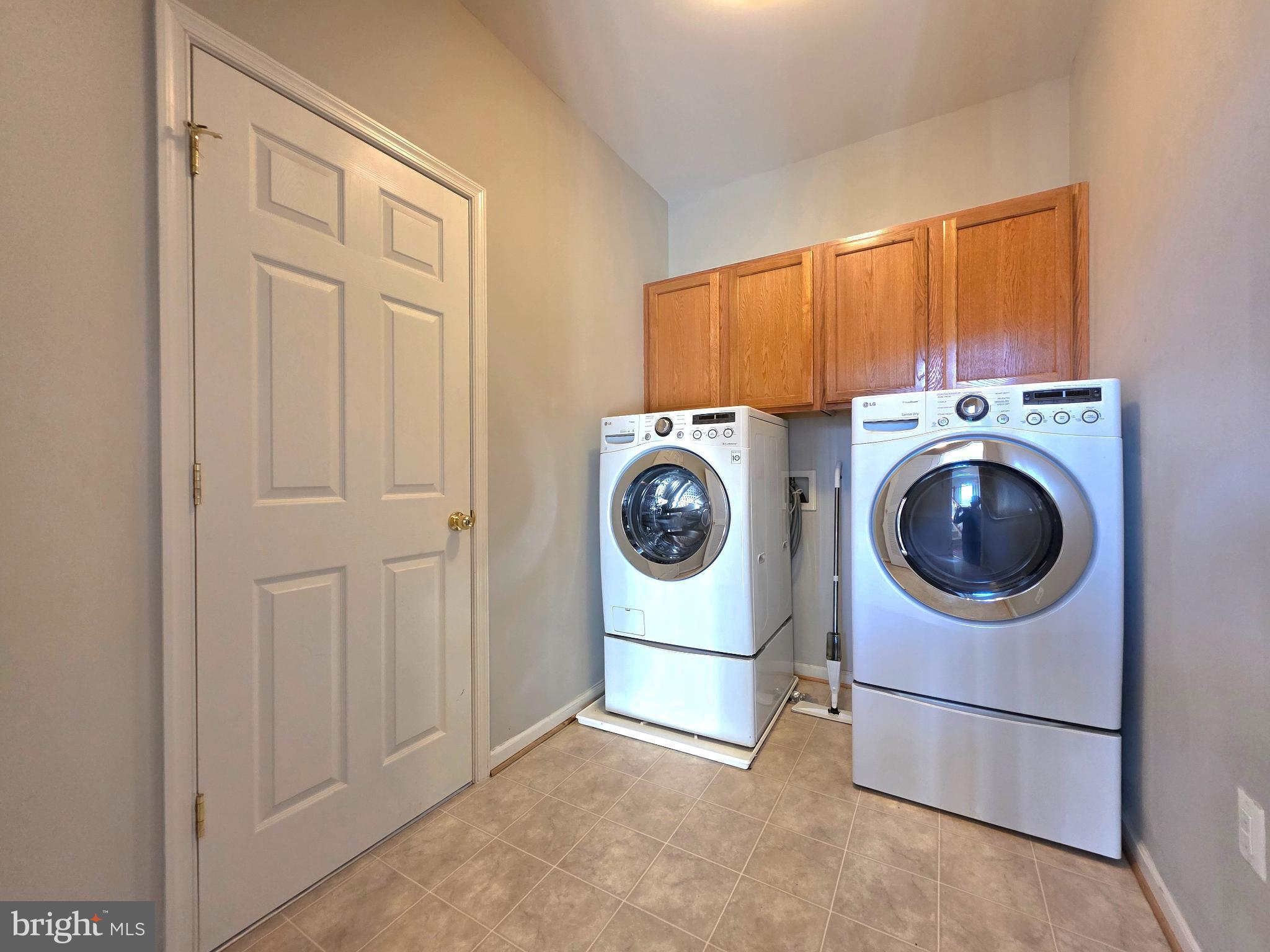 VILLAGE AT LORTON VALLEY - Residential Lease