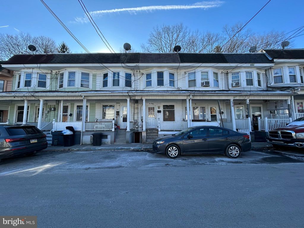 Photo of 1030 W Lynn Street, COAL TOWNSHIP, PA 17866 (MLS # PANU2003012)