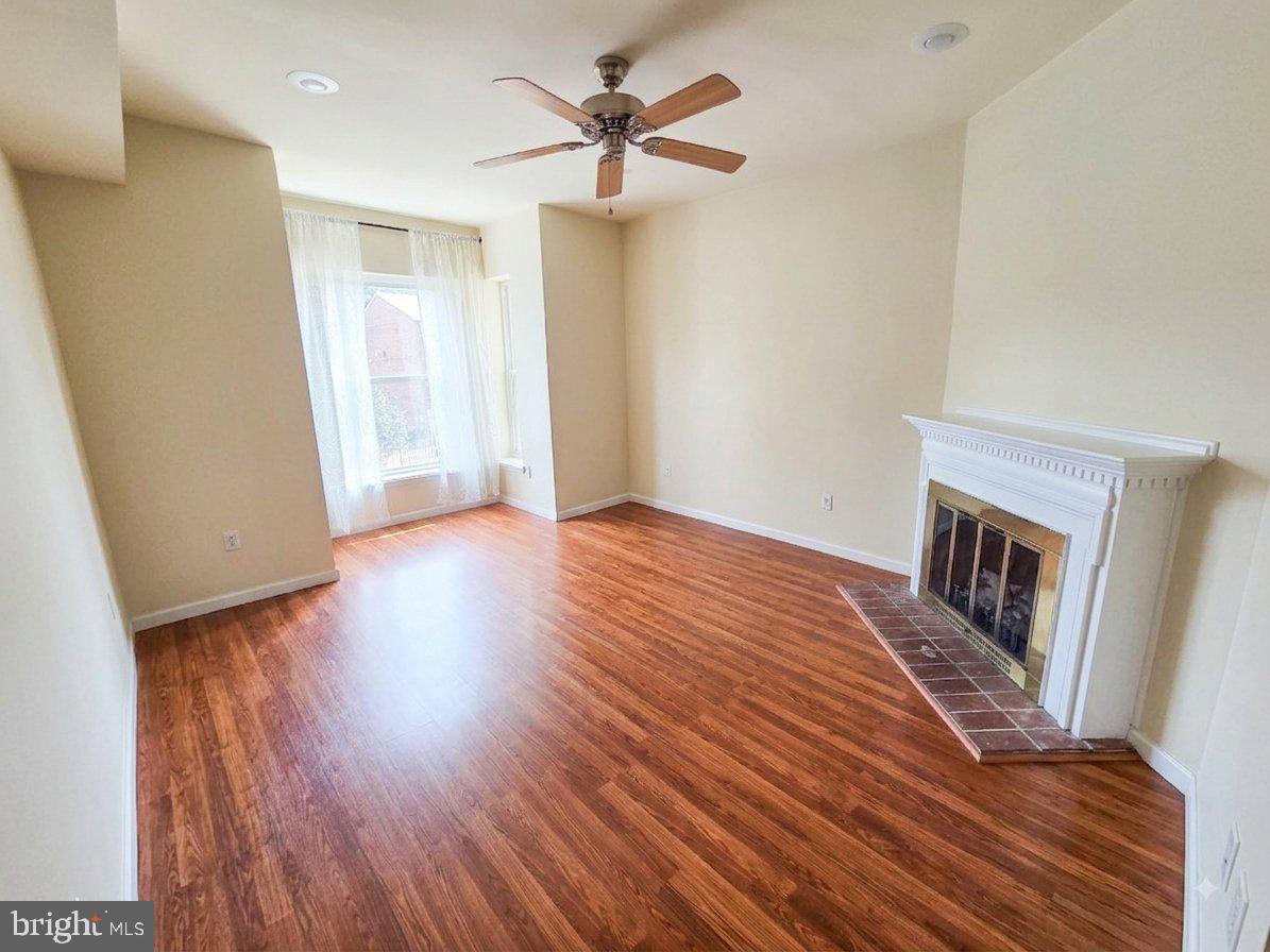 207 R STREET NW 4