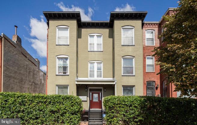 207 R STREET NW 4