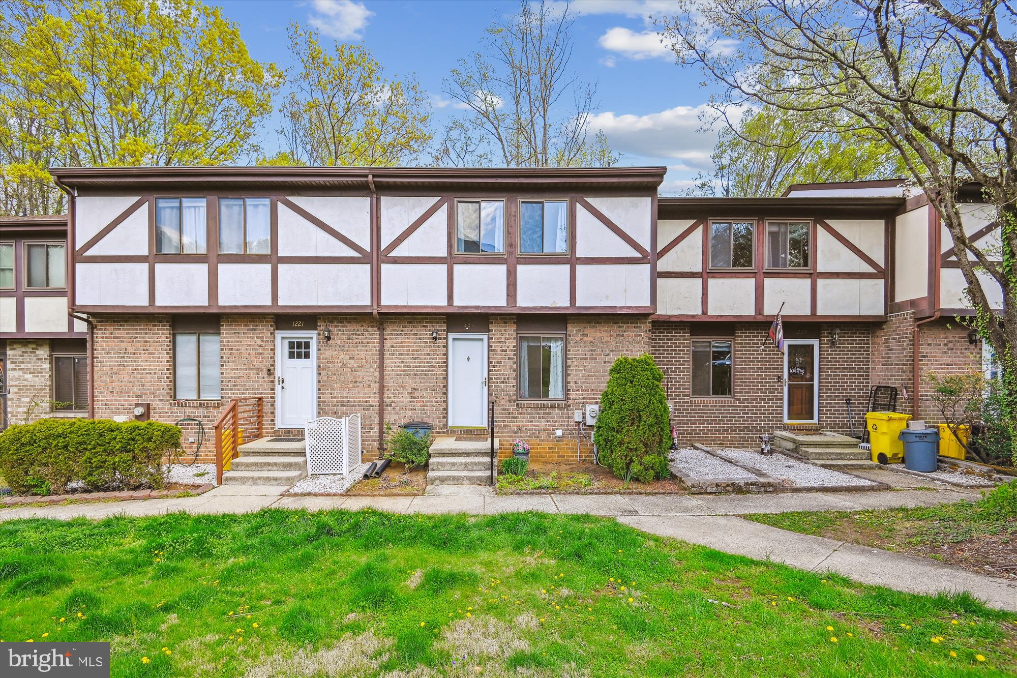 1223 SUMMERWOOD COURT