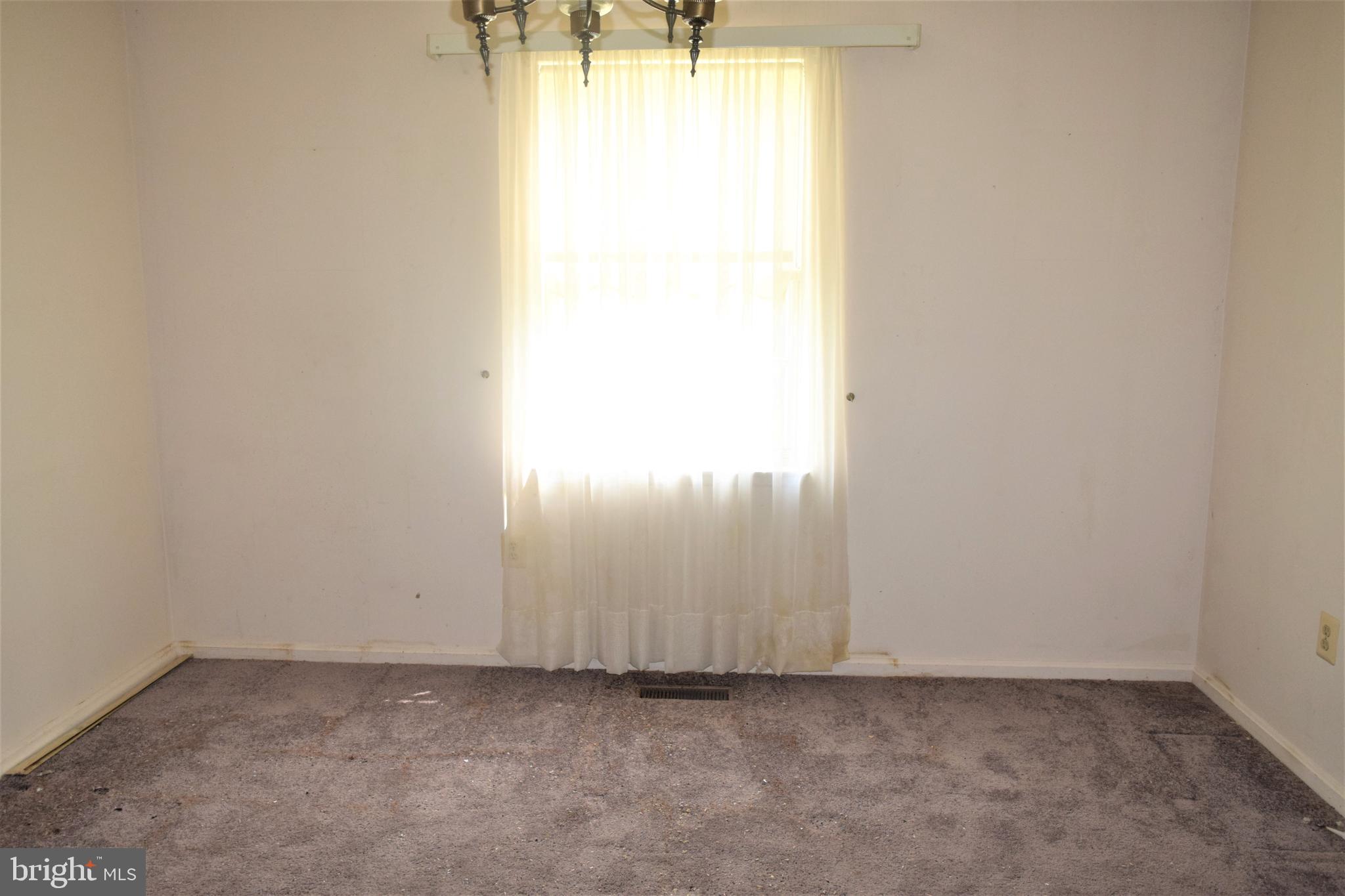 LARGO KNOLLS - Residential