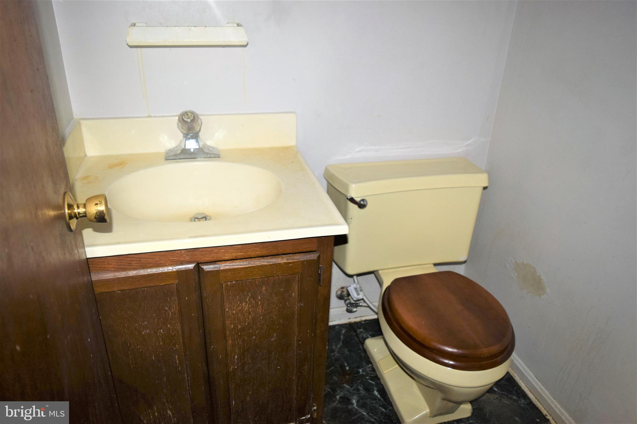 LARGO KNOLLS - Residential