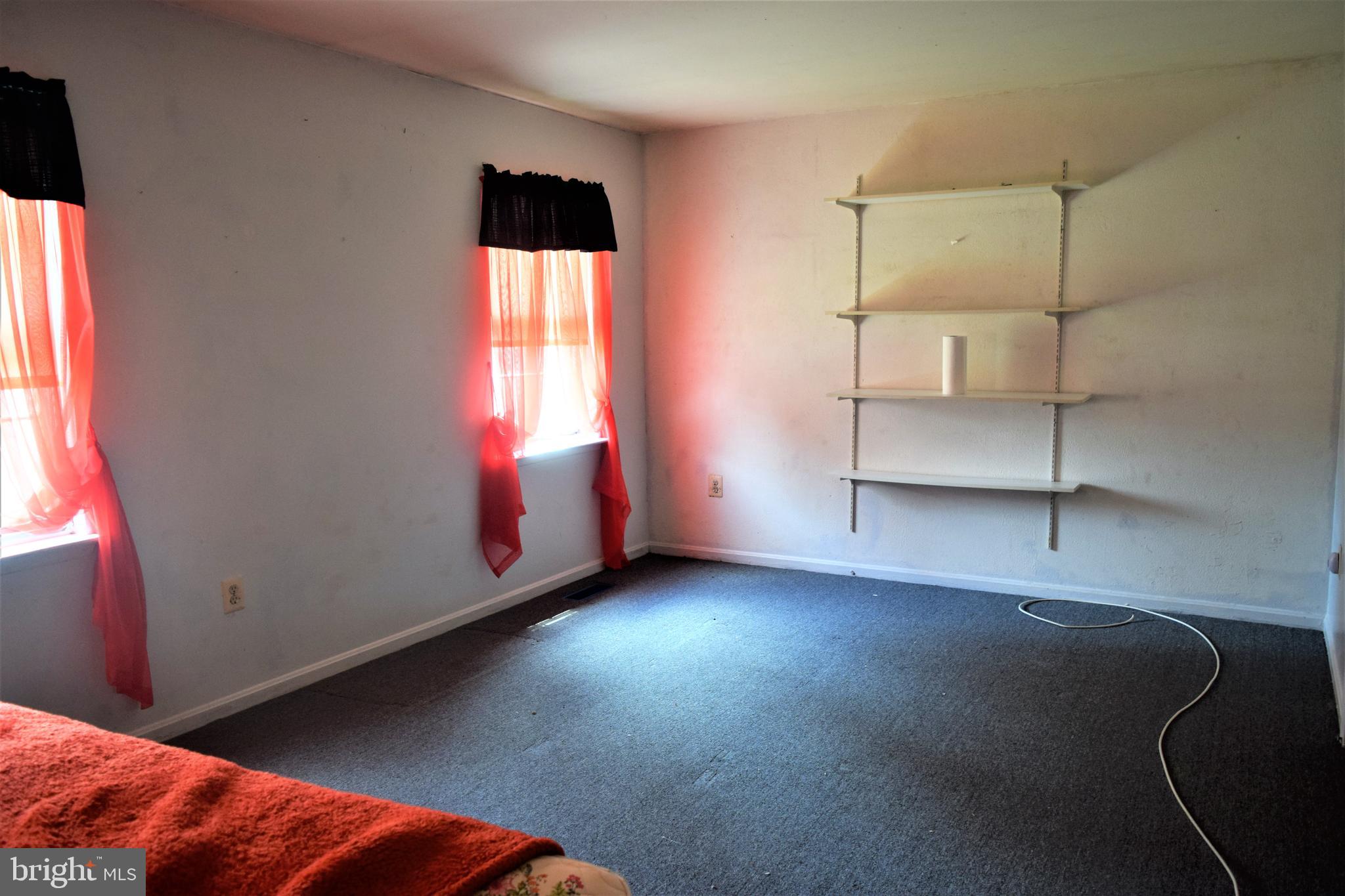 LARGO KNOLLS - Residential