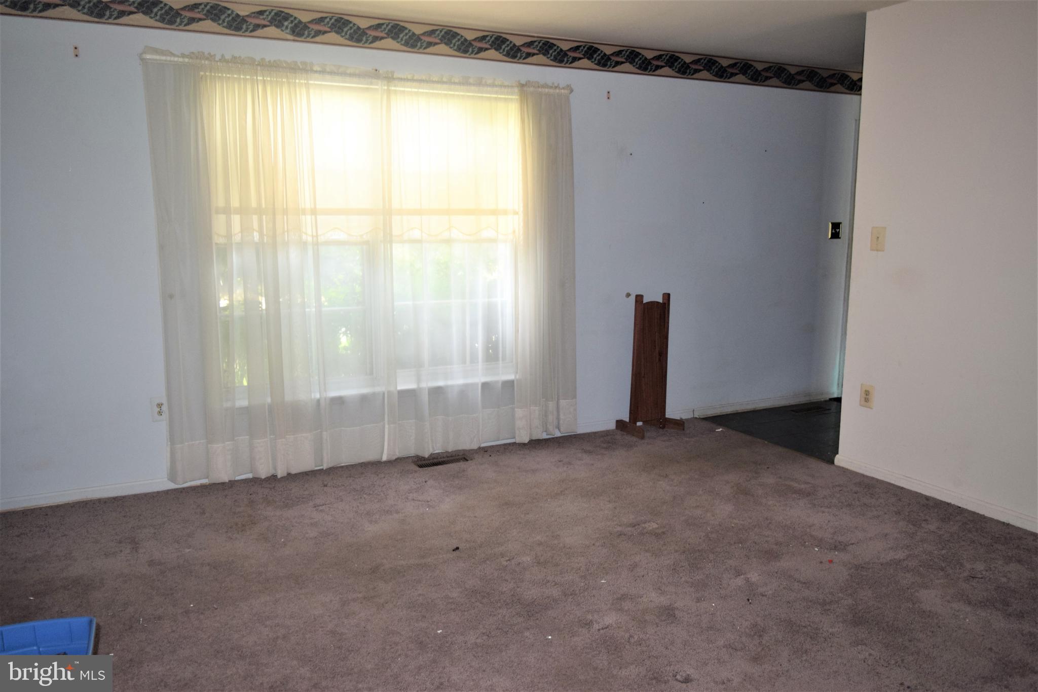 LARGO KNOLLS - Residential