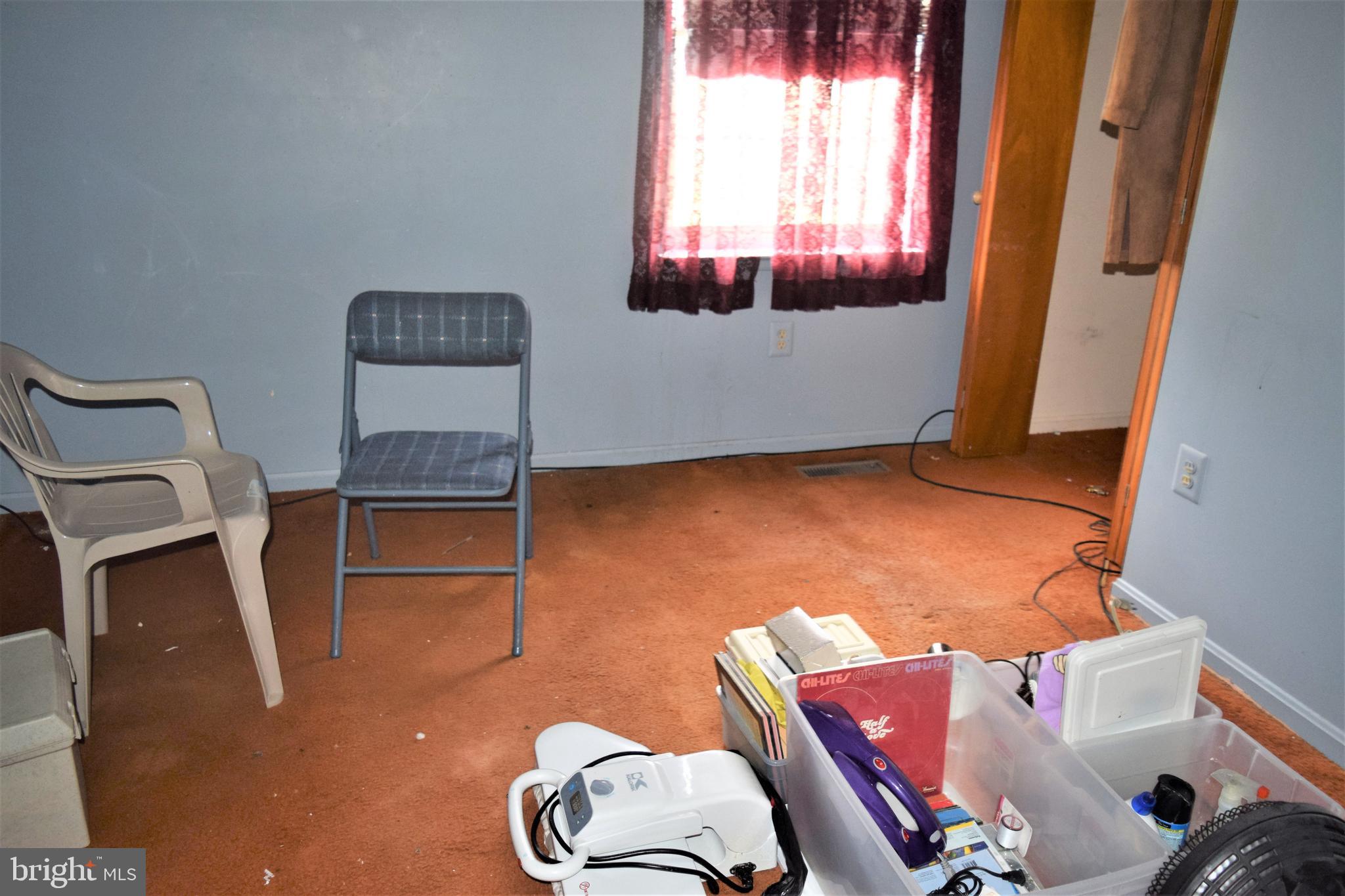 LARGO KNOLLS - Residential