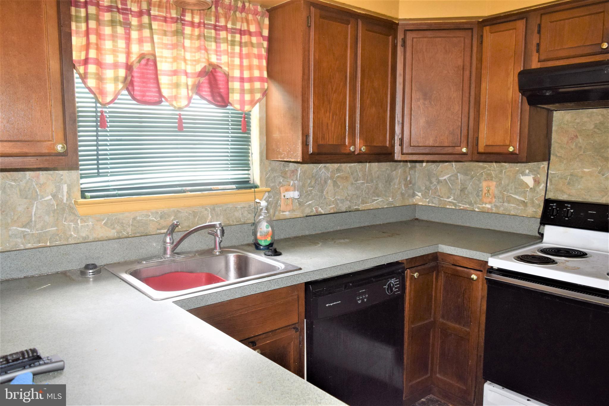 LARGO KNOLLS - Residential