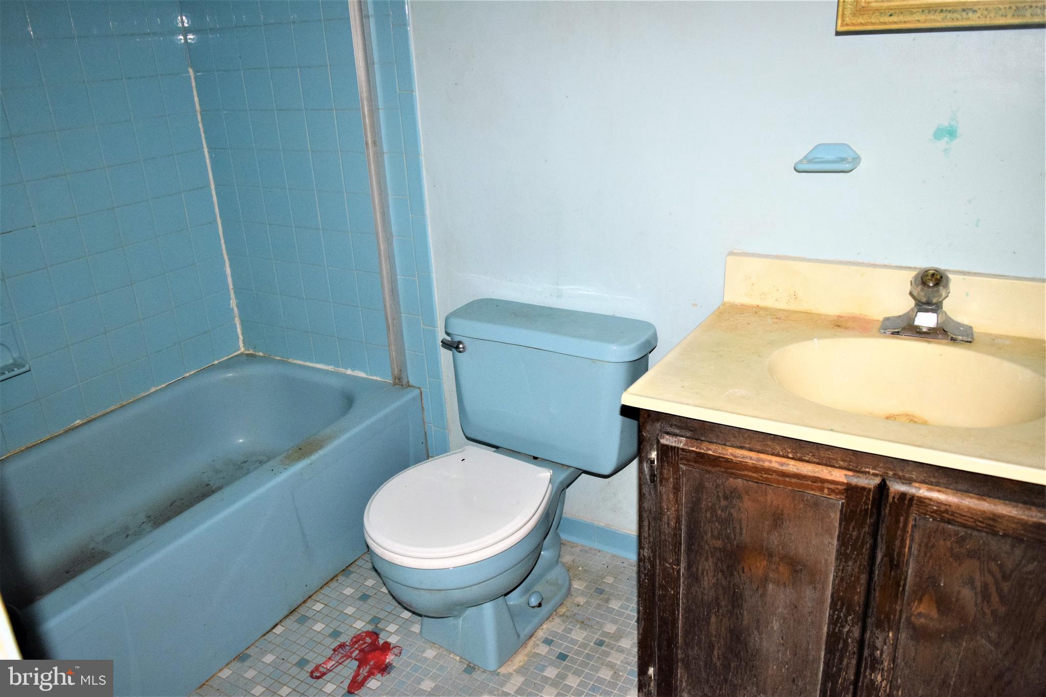 LARGO KNOLLS - Residential