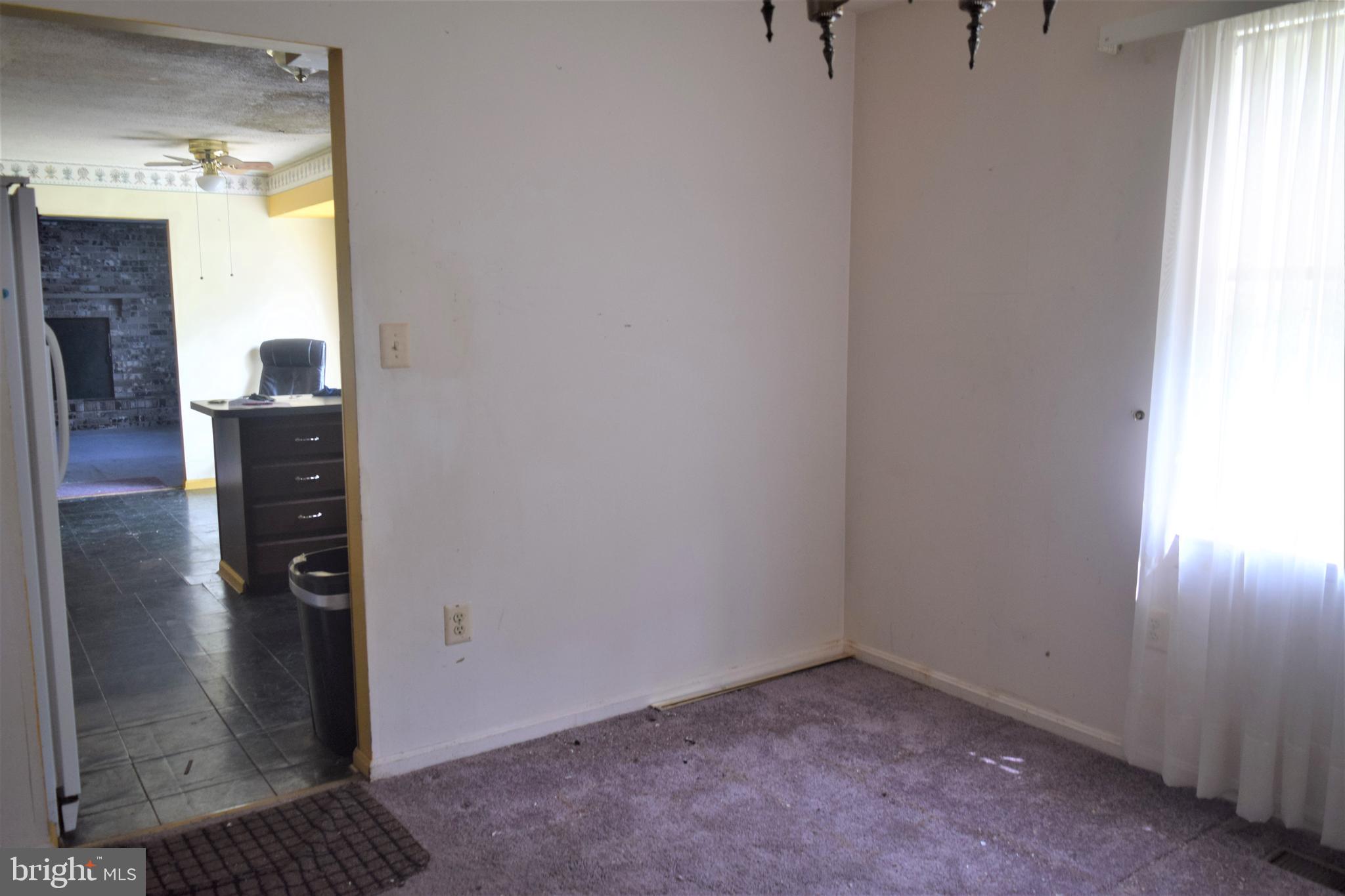 LARGO KNOLLS - Residential