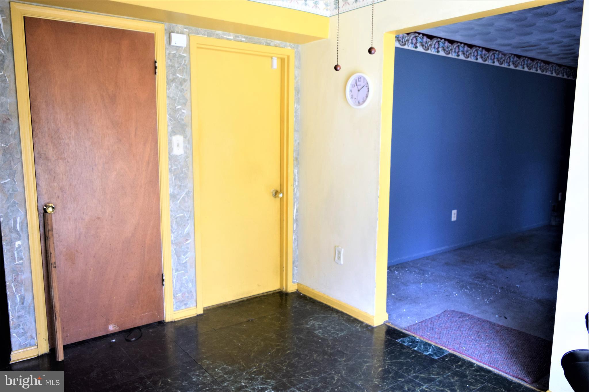 LARGO KNOLLS - Residential