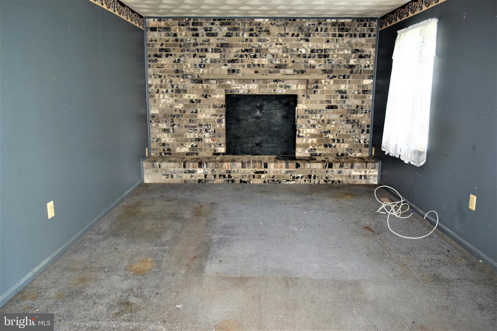 LARGO KNOLLS - Residential