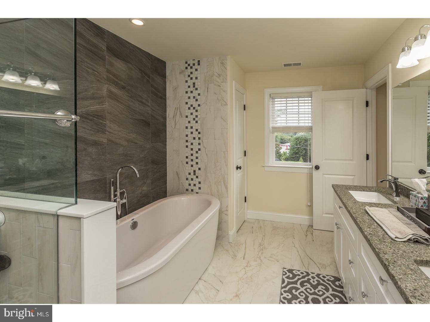 WOODMERE PARK - Residential