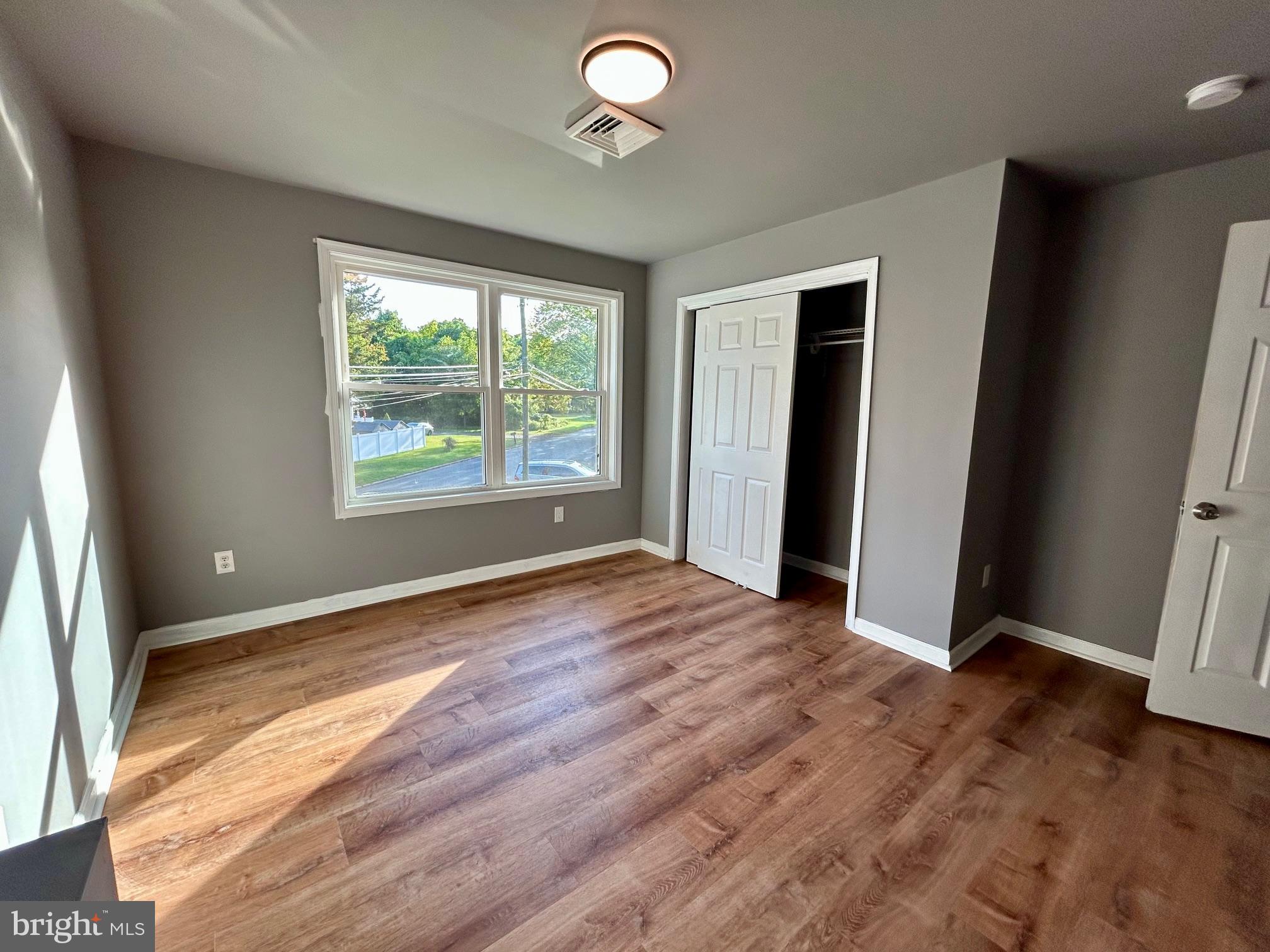 GREEN LAWN PARK - Residential Lease