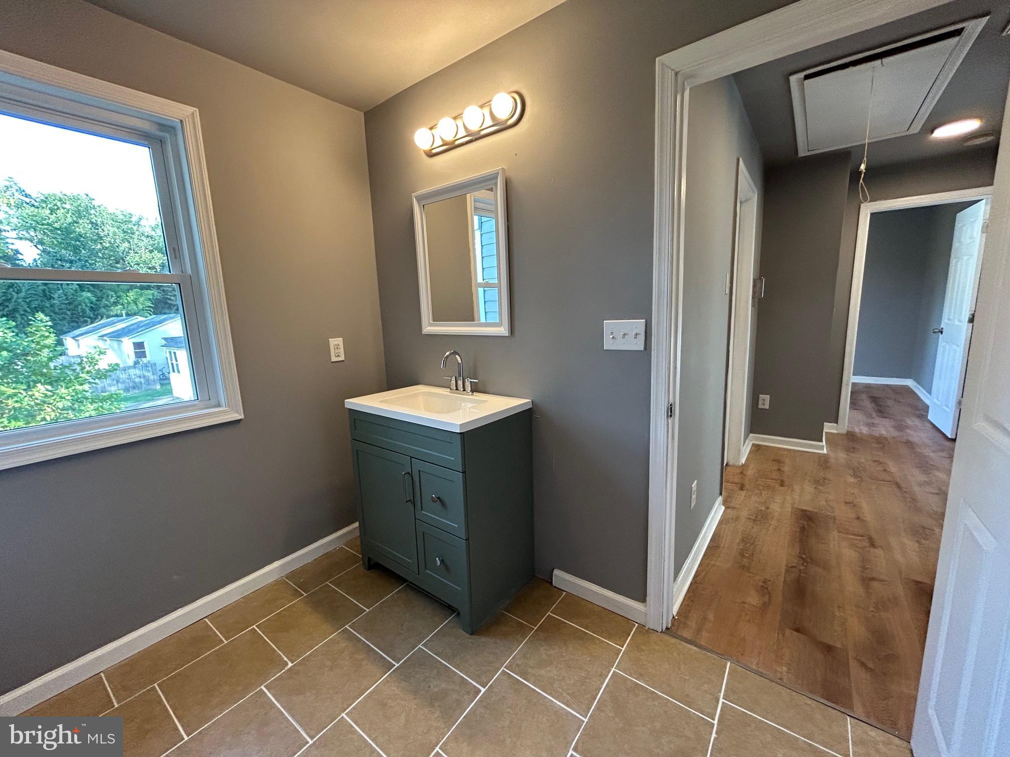 GREEN LAWN PARK - Residential Lease