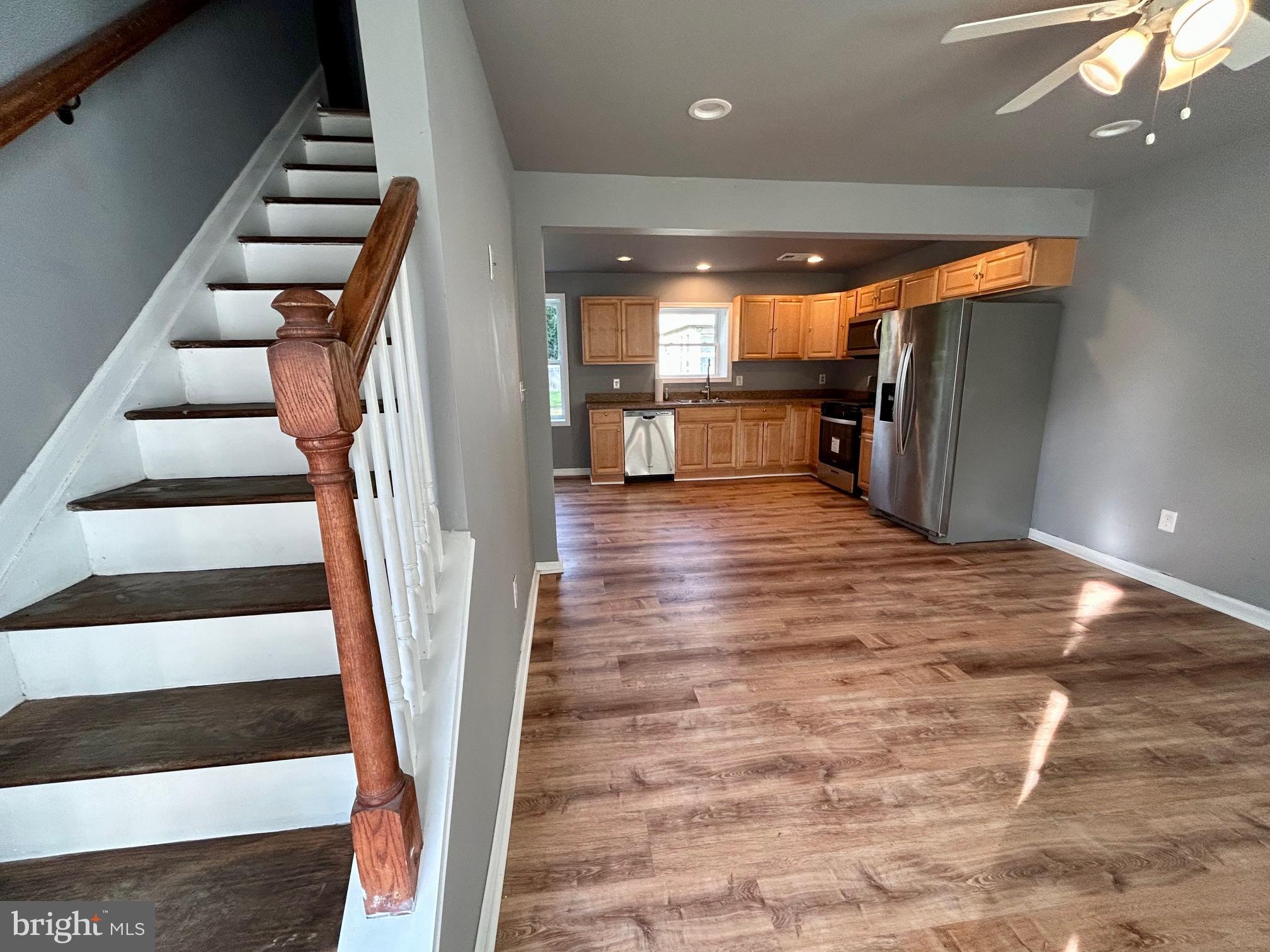 GREEN LAWN PARK - Residential Lease