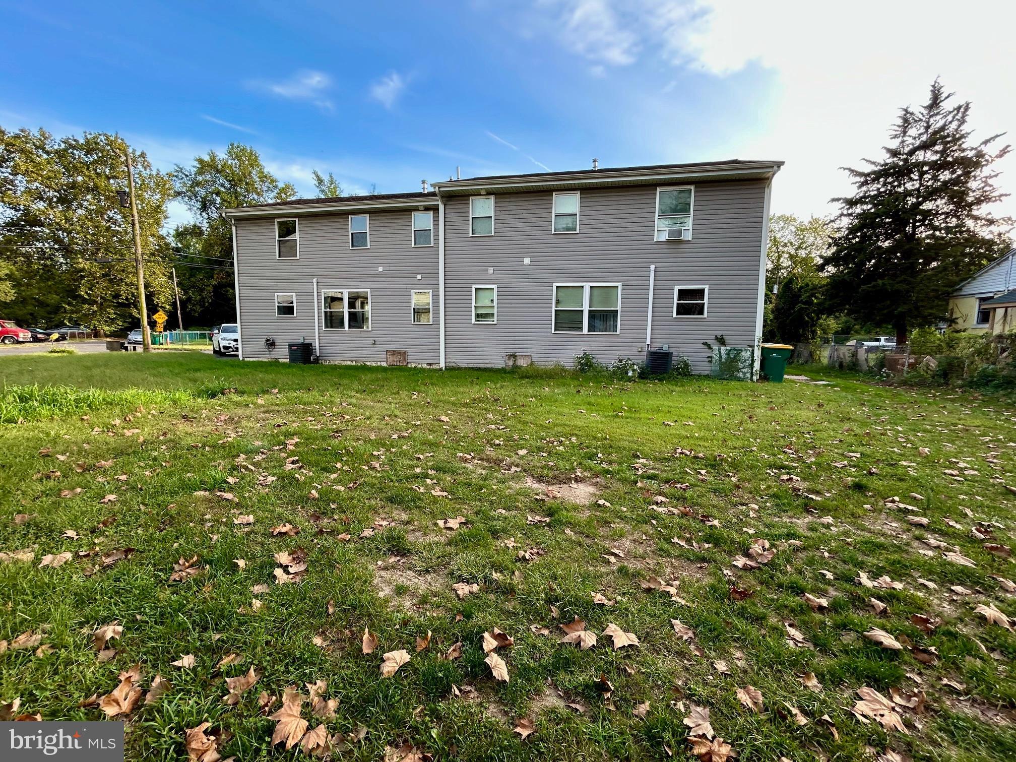 GREEN LAWN PARK - Residential Lease