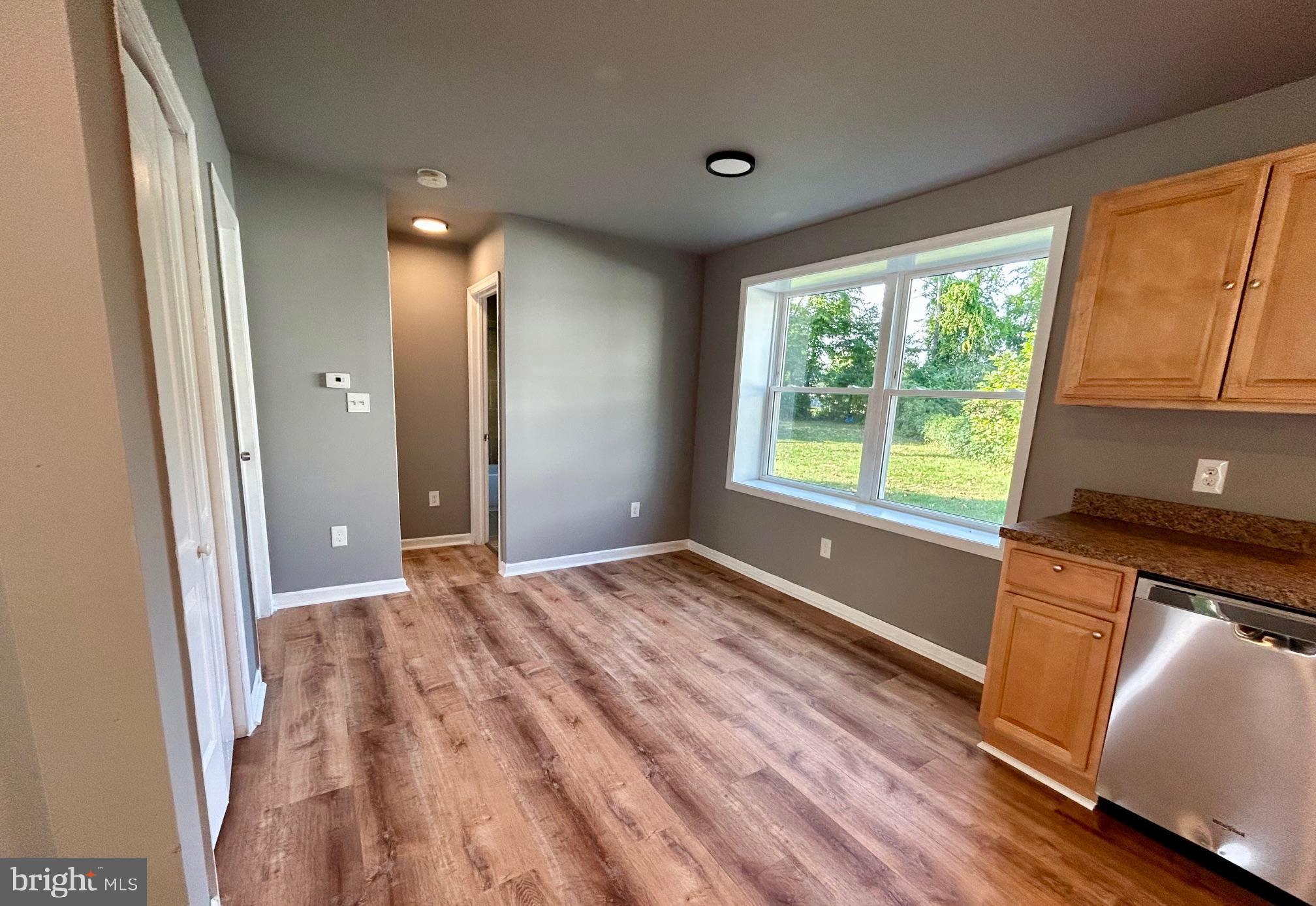 GREEN LAWN PARK - Residential Lease