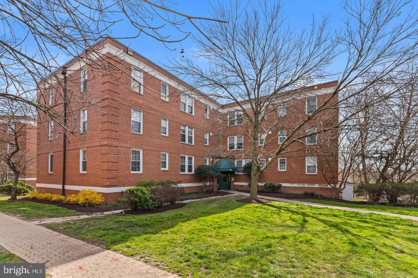 ARBORS OF ARLINGTON - Residential Lease