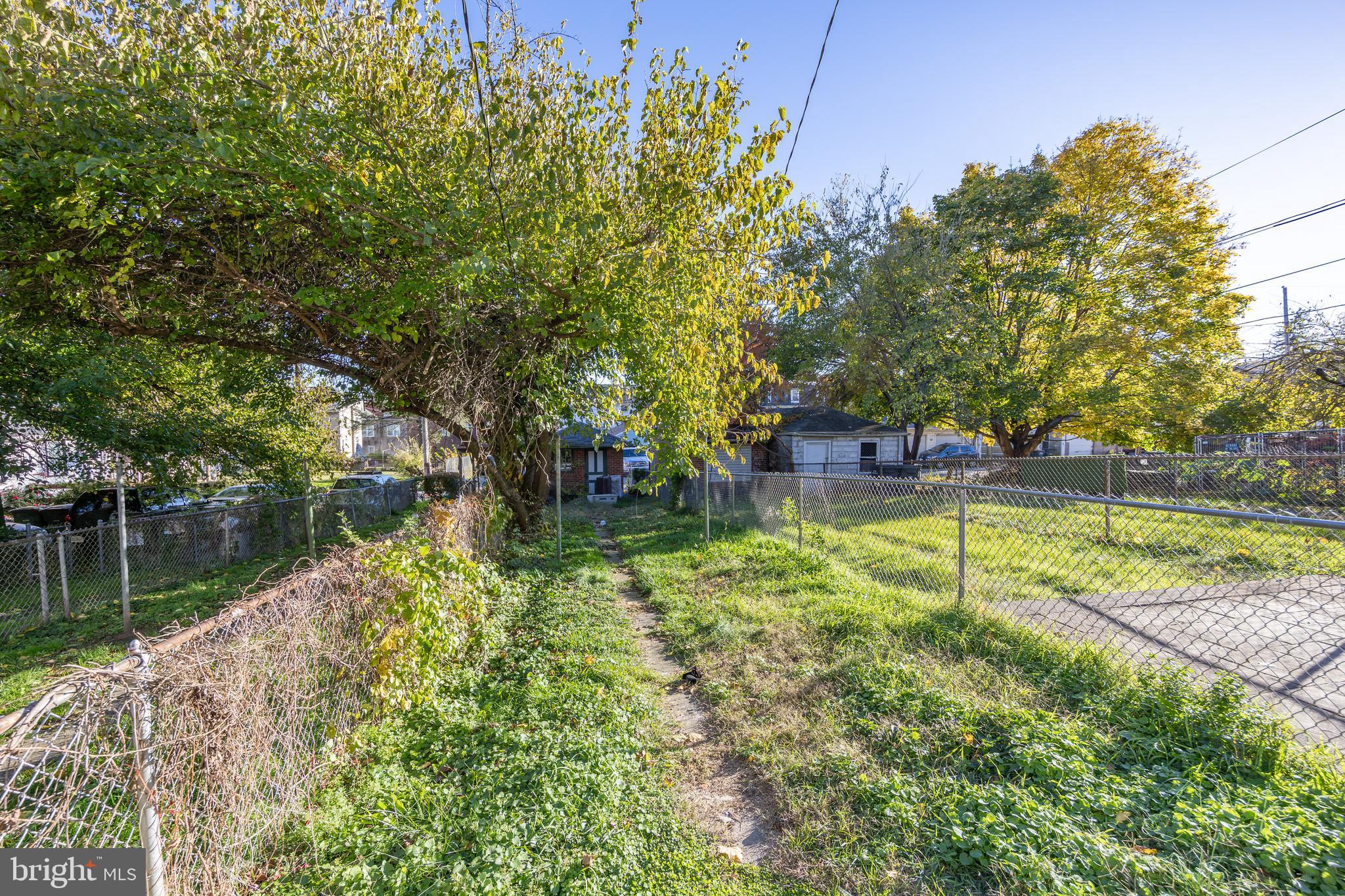 318 W LINCOLN HIGHWAY