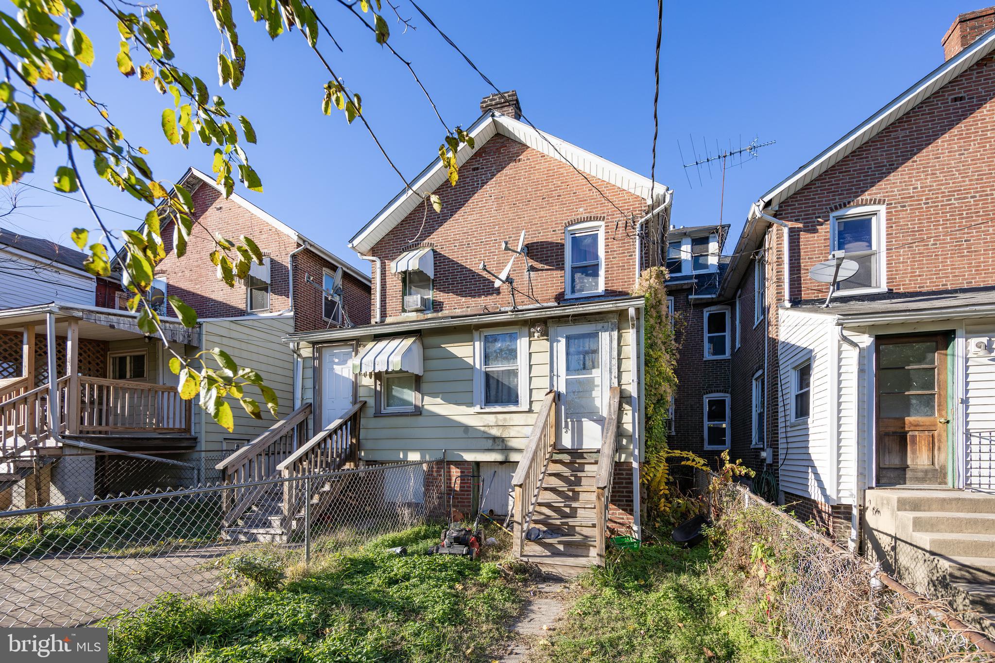 318 W LINCOLN HIGHWAY