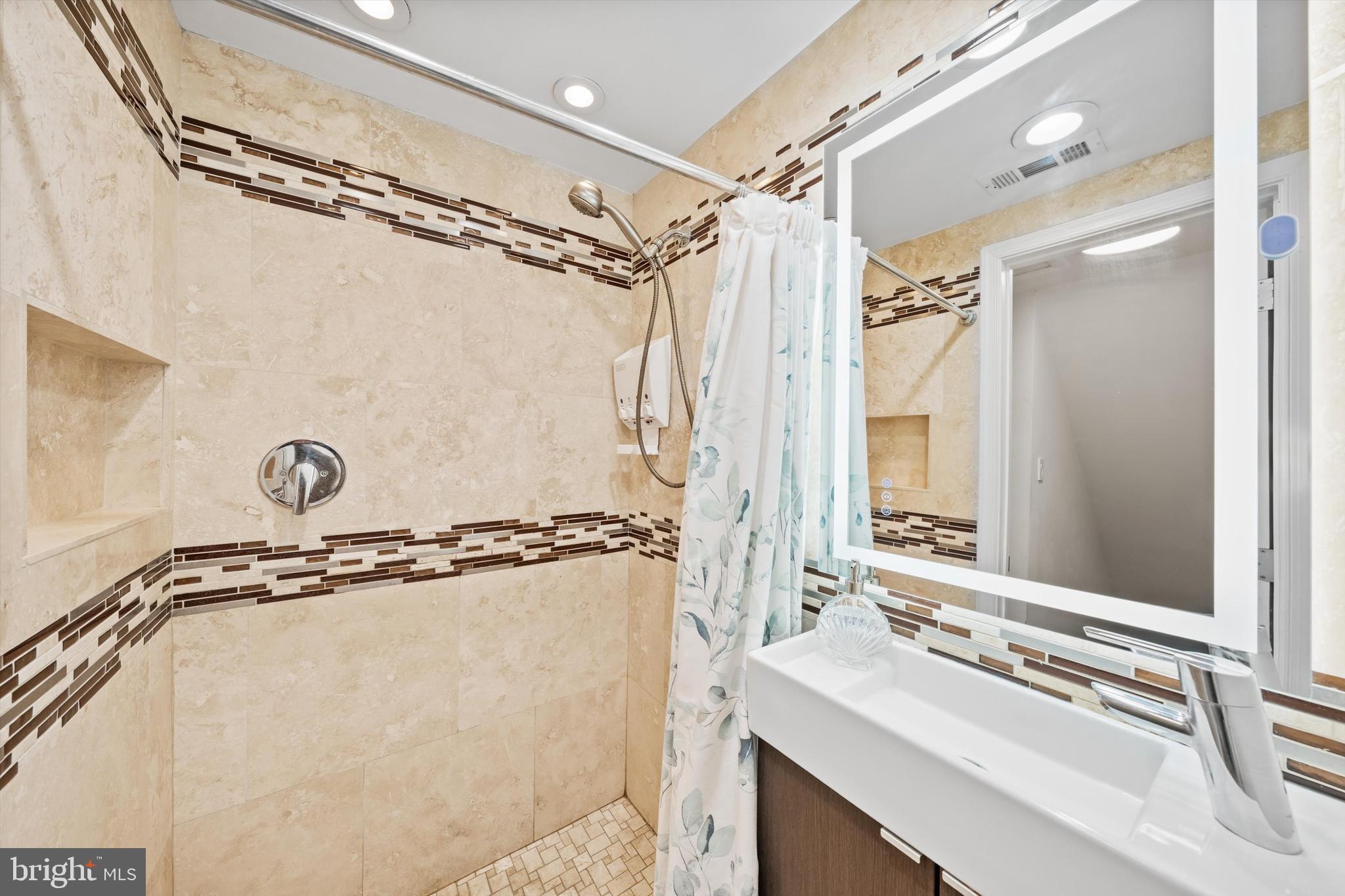 MARUMSCO HILLS - Residential Lease